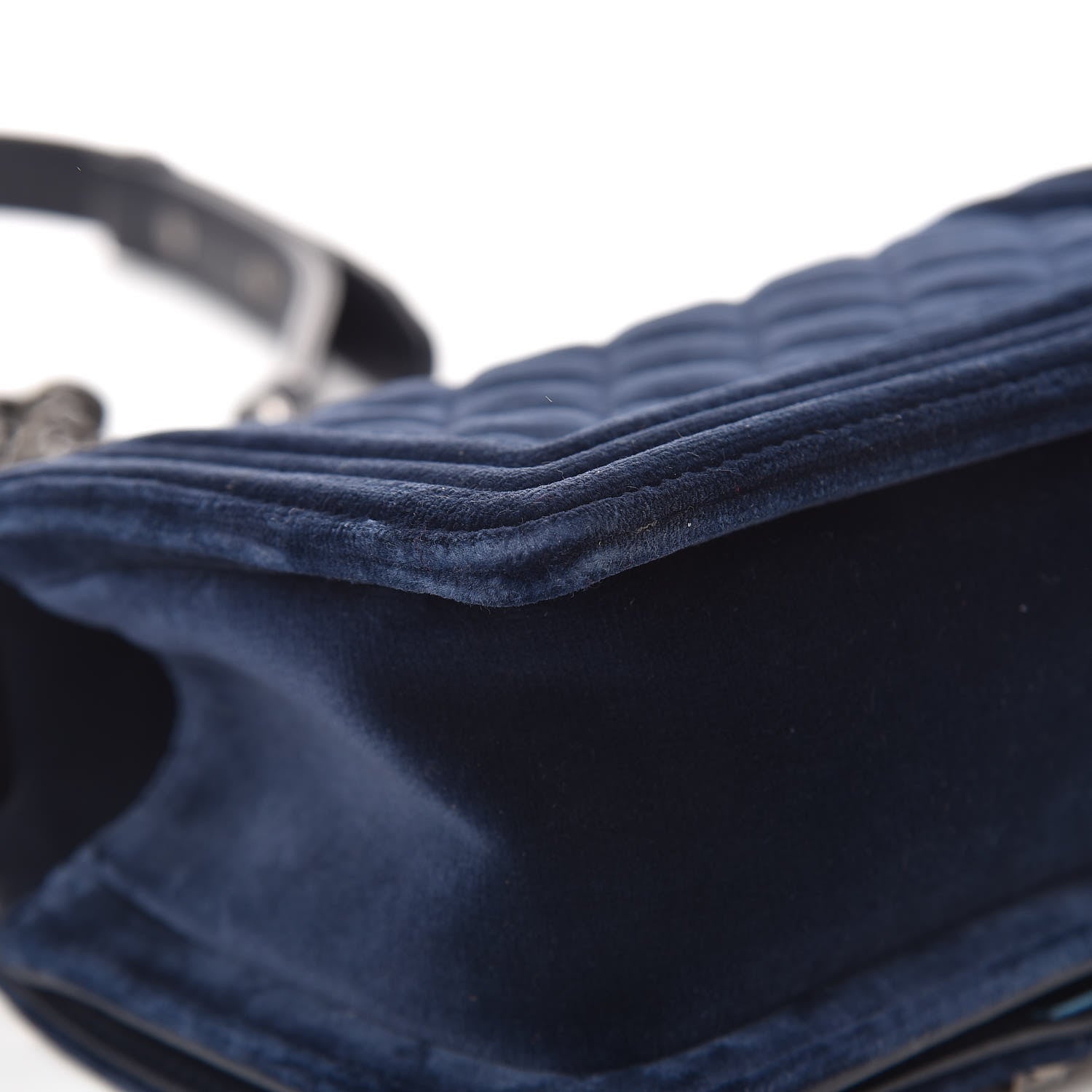 Chanel Velvet Quilted Small Boy Flap Marine Fonce 14 of 17