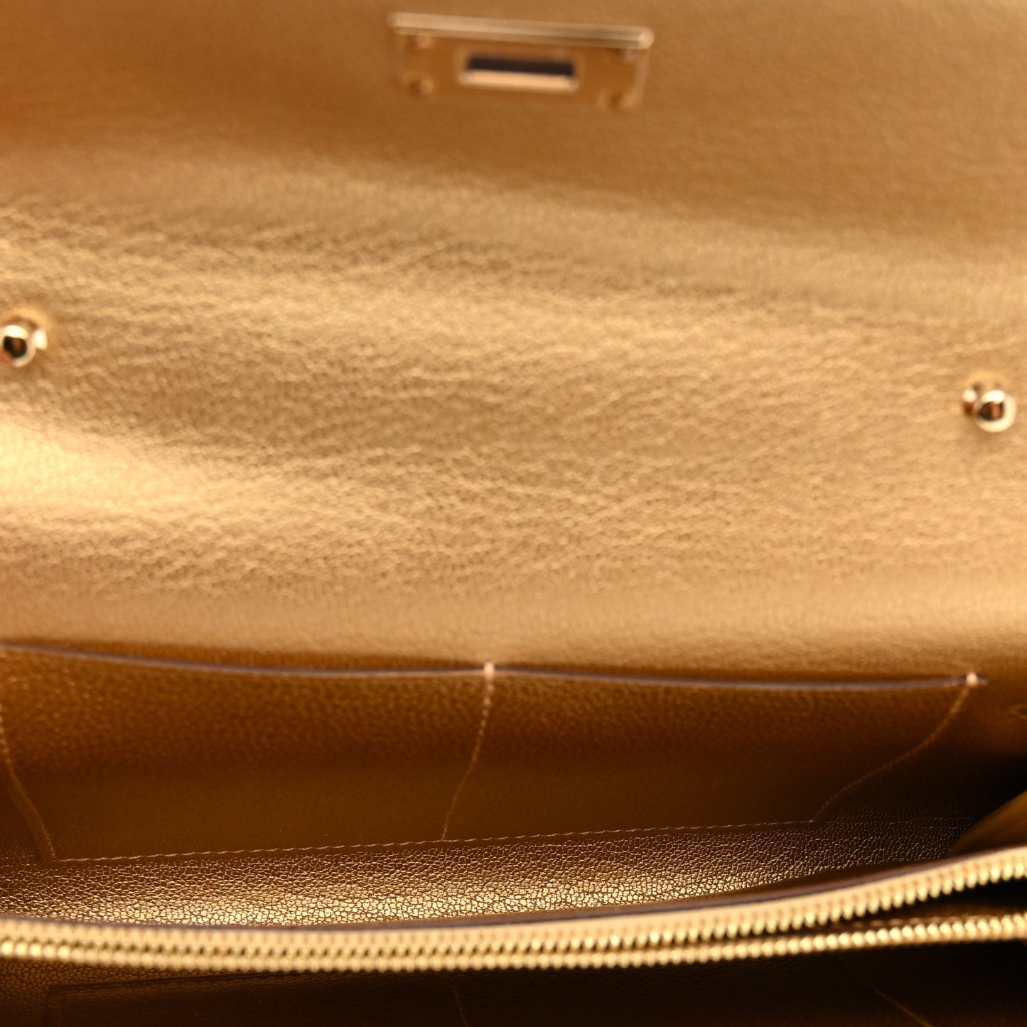 Metallic Chevre Chamkilight Kelly Wallet To Go Dore