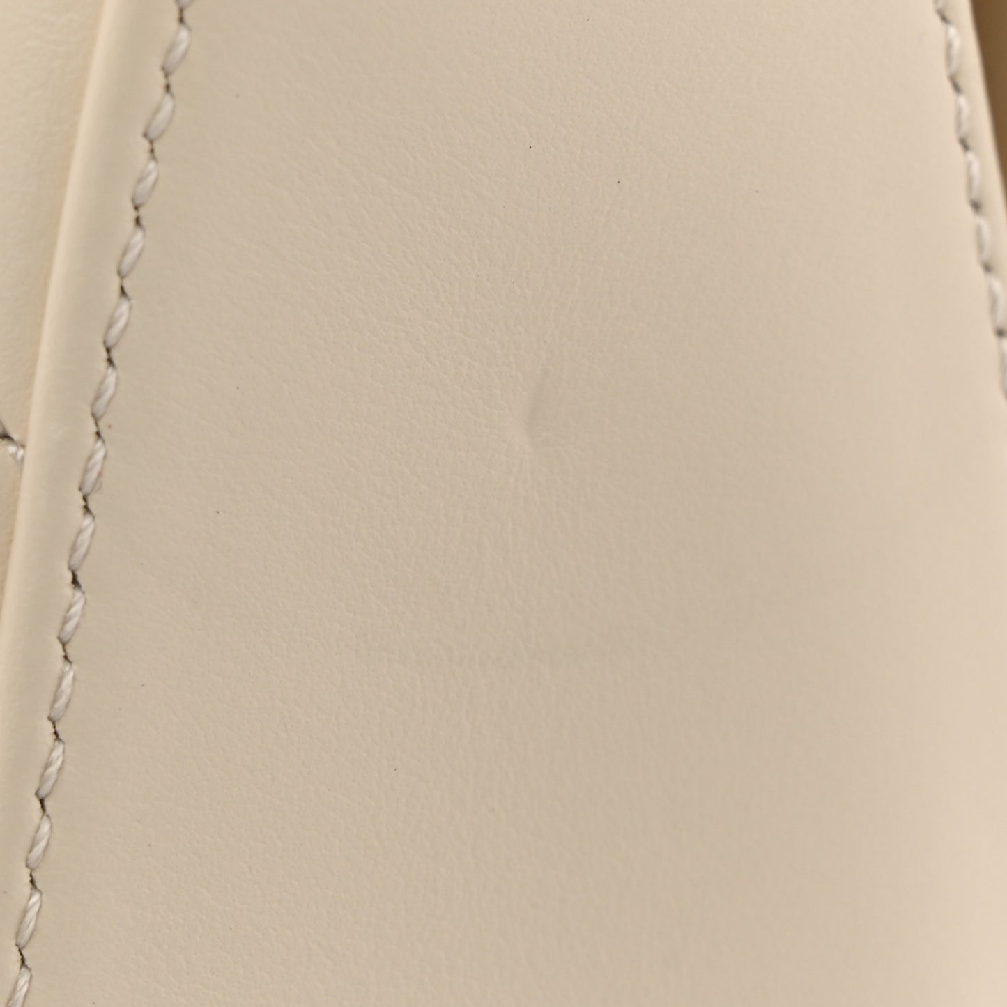 Calfskin Matelasse Mini GG Marmont Top Handle Shoulder Bag White