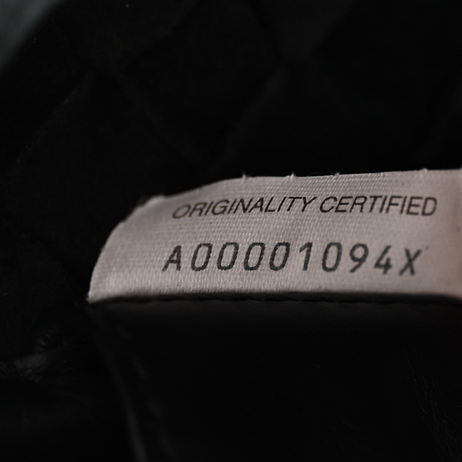 Bottega Veneta Calfskin Intrecciato Zipped Tote Black 9 of 12