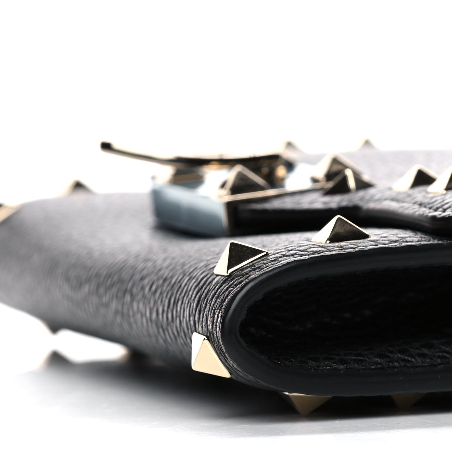 Valentino Garavani Pebbled Calfskin Rockstud Flip Lock Wallet On Chain Black 6 of 15