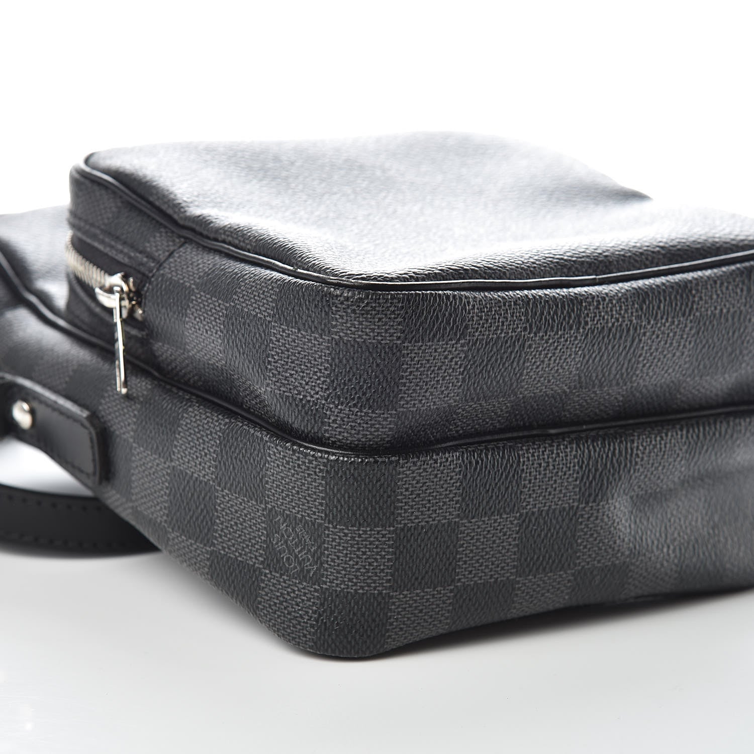 Louis Vuitton Damier Graphite Rem Bag 5 of 9