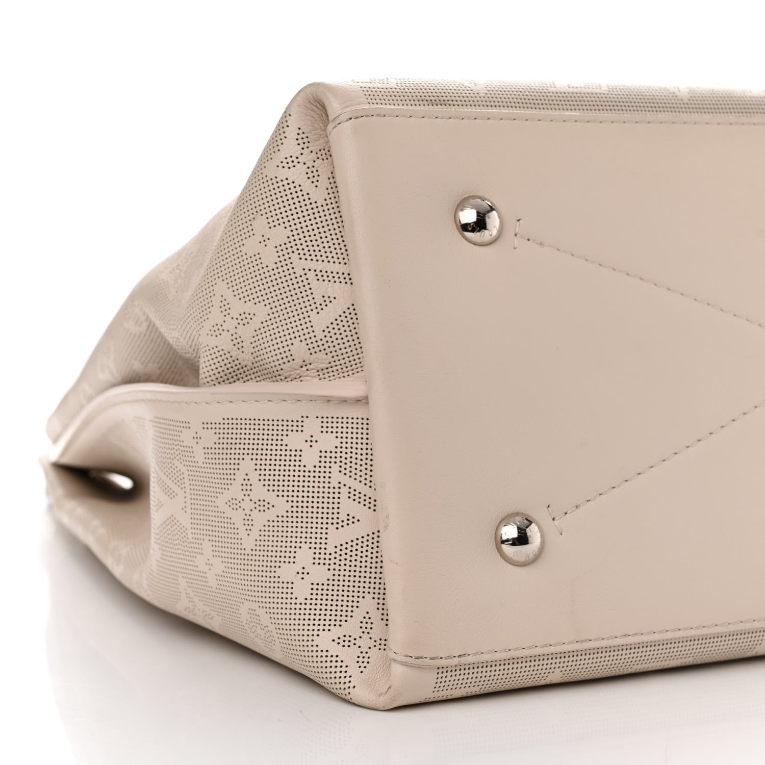Louis Vuitton Reverse Mahina Carmel Hobo Quartz White 8 of 12