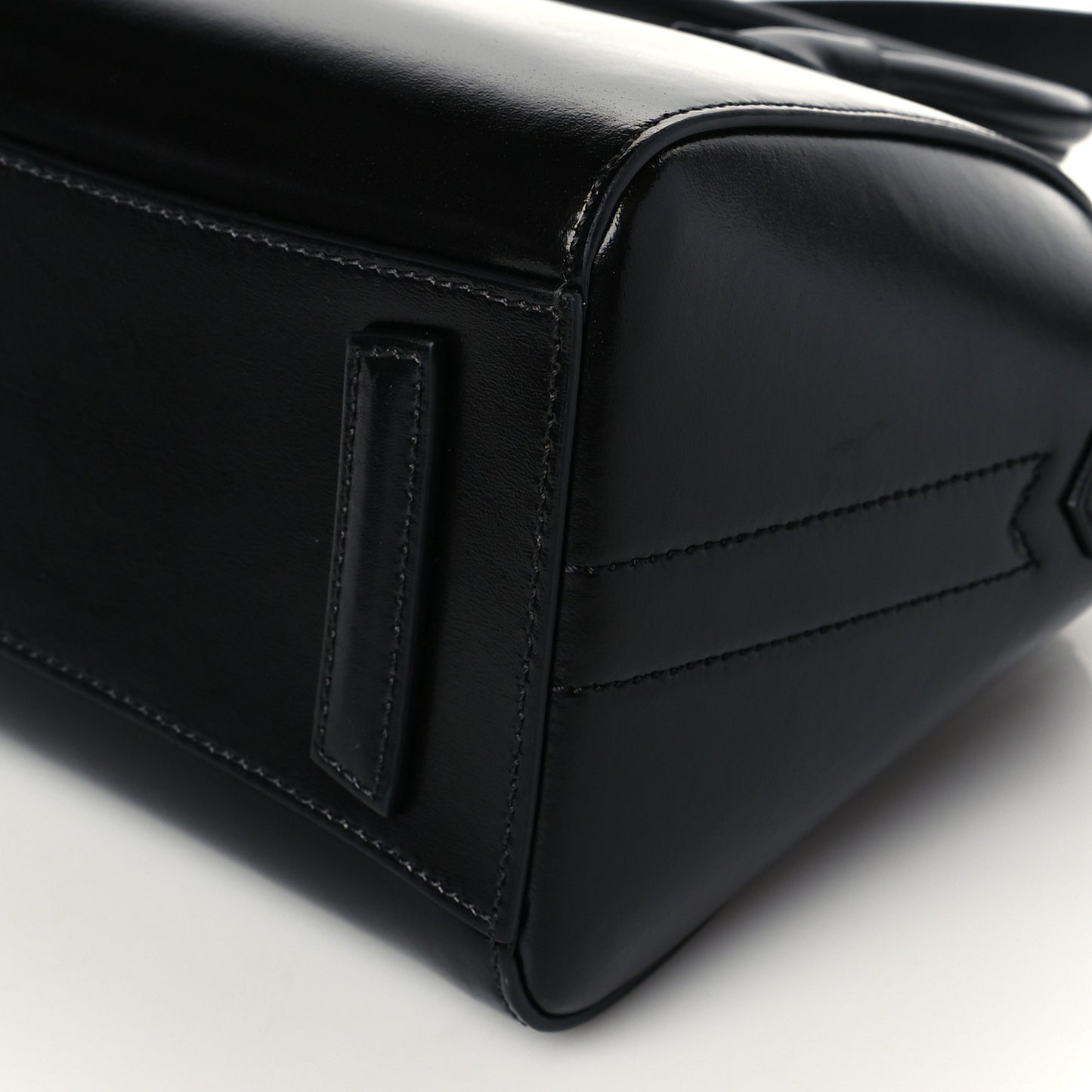 Shiny Lord Calfskin Mini Antigona Black