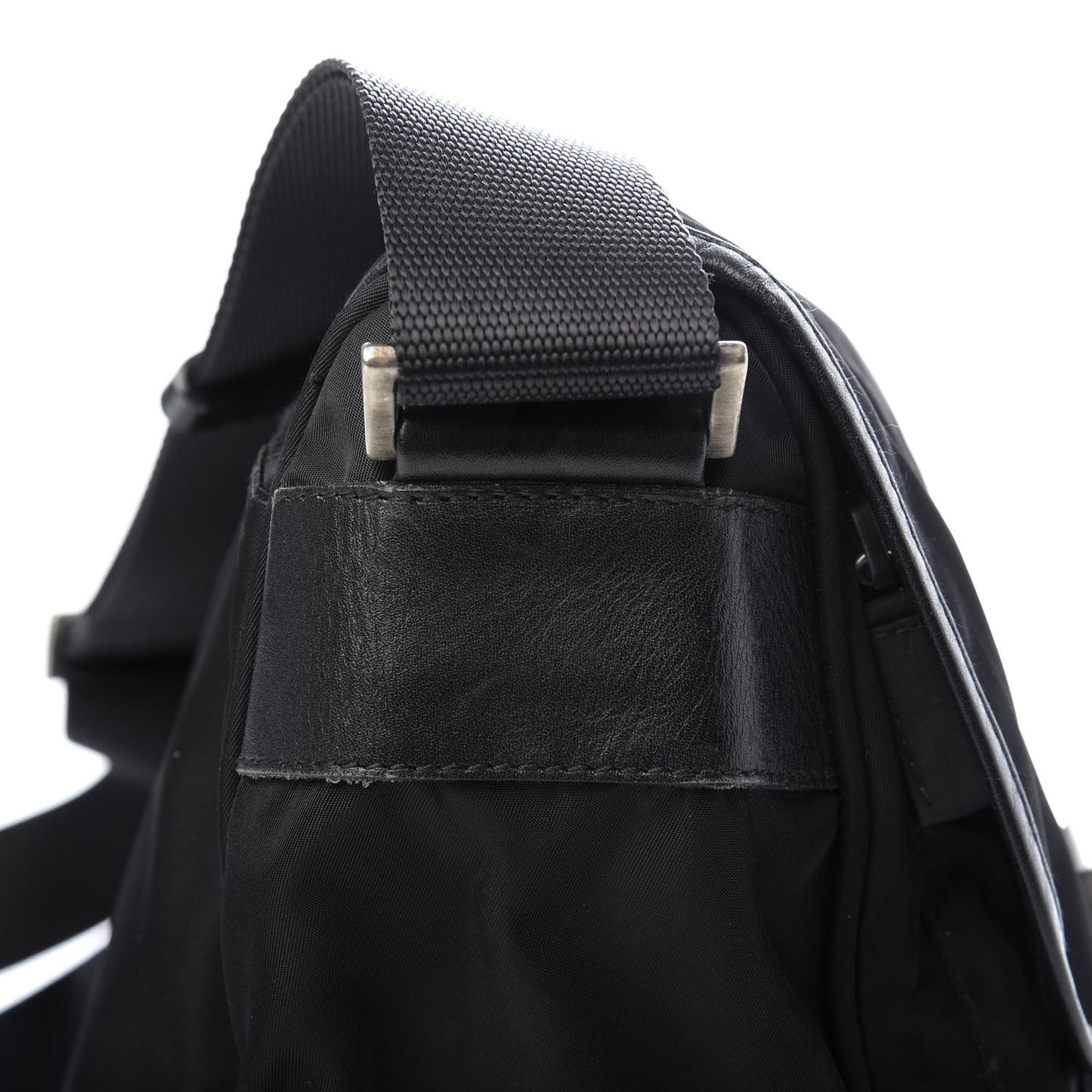 Nylon Vela Messenger Bag Black