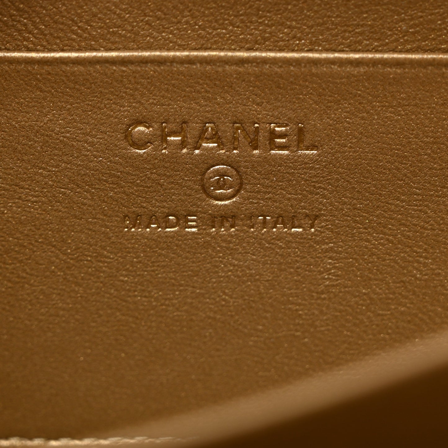 Lambskin Quilted CC Pearl Crush Camera Case White