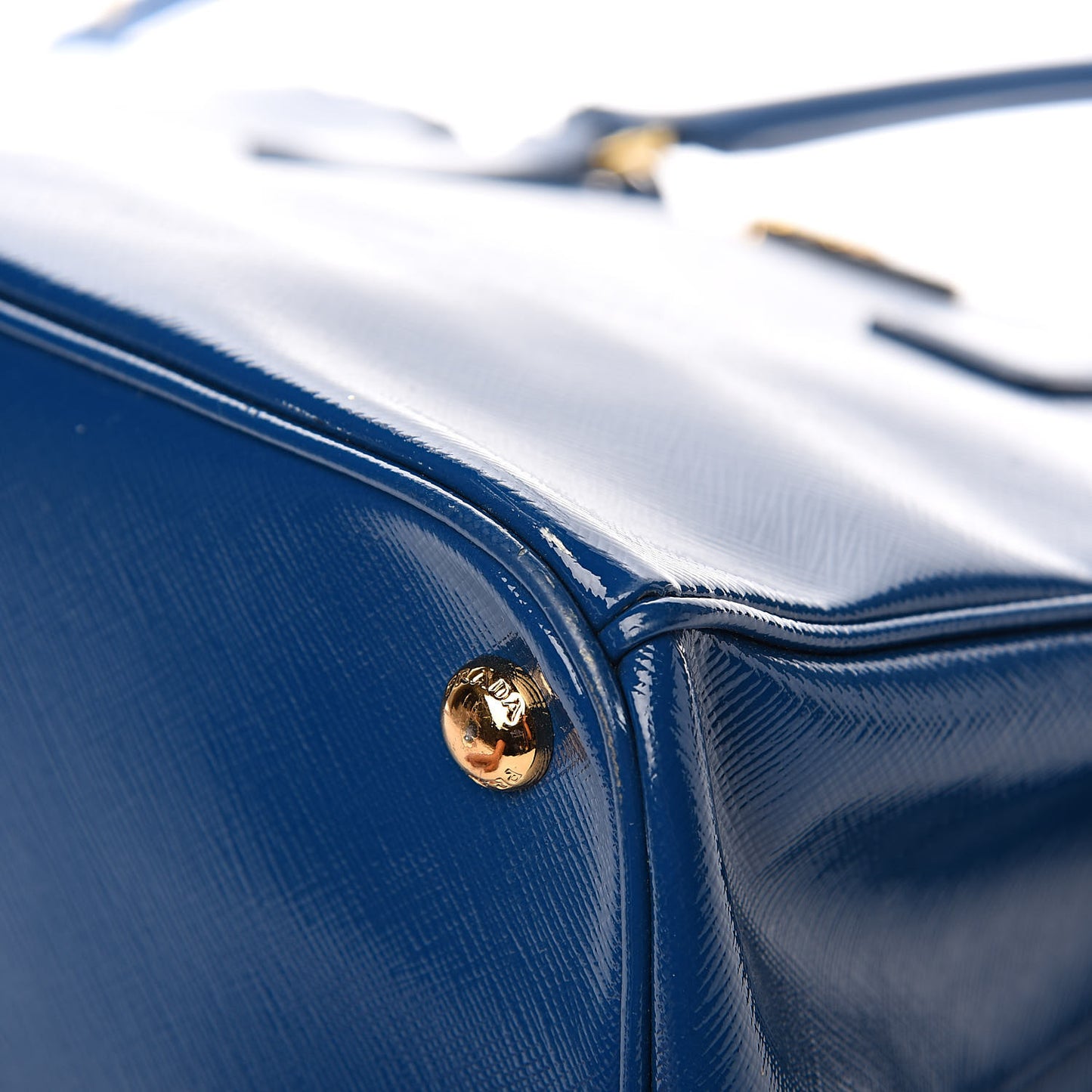 Saffiano Vernice Medium Galleria Double Zip Tote Ottanio