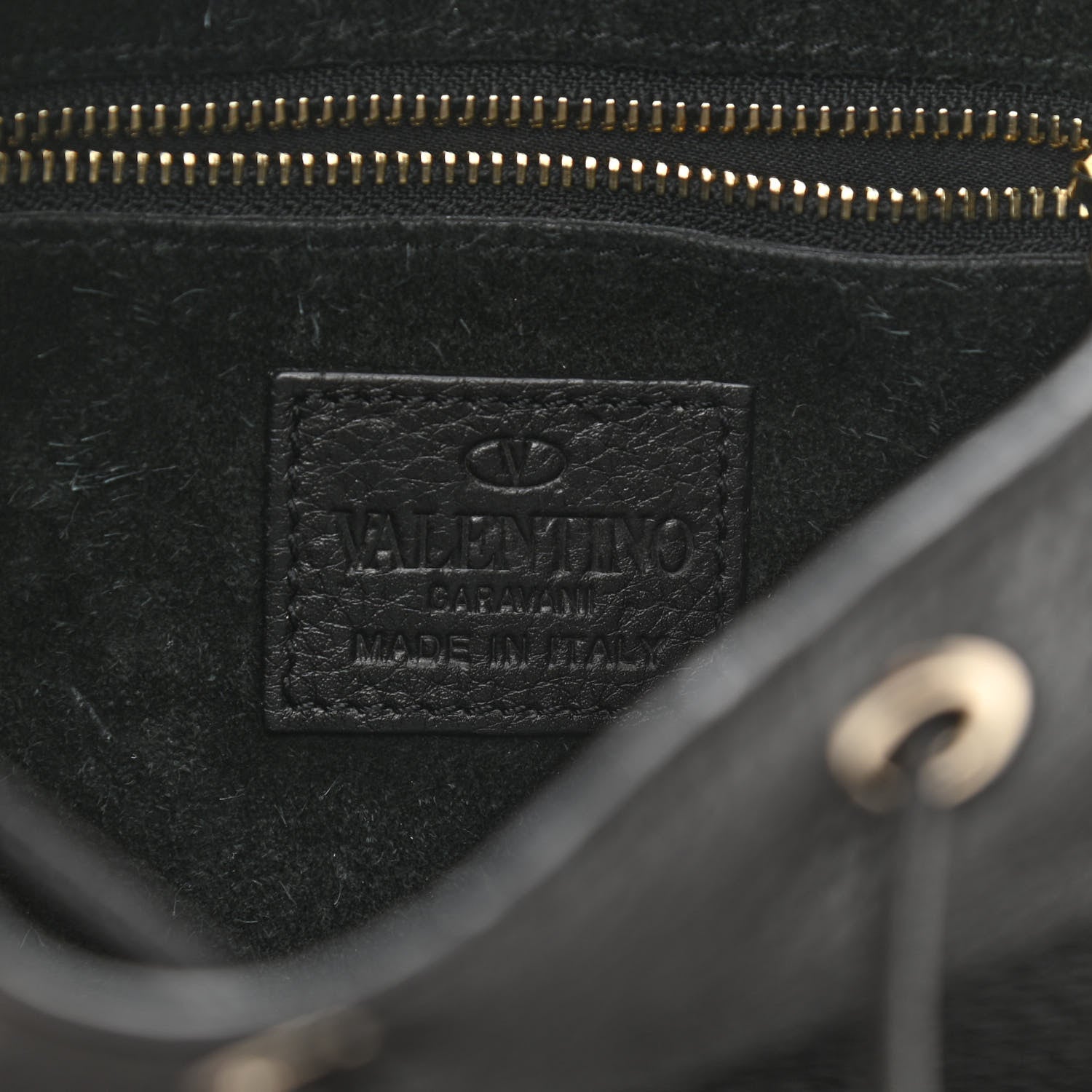 Valentino Garavani Grained Calfskin Rockstud Bucket Bag Black 6 of 12