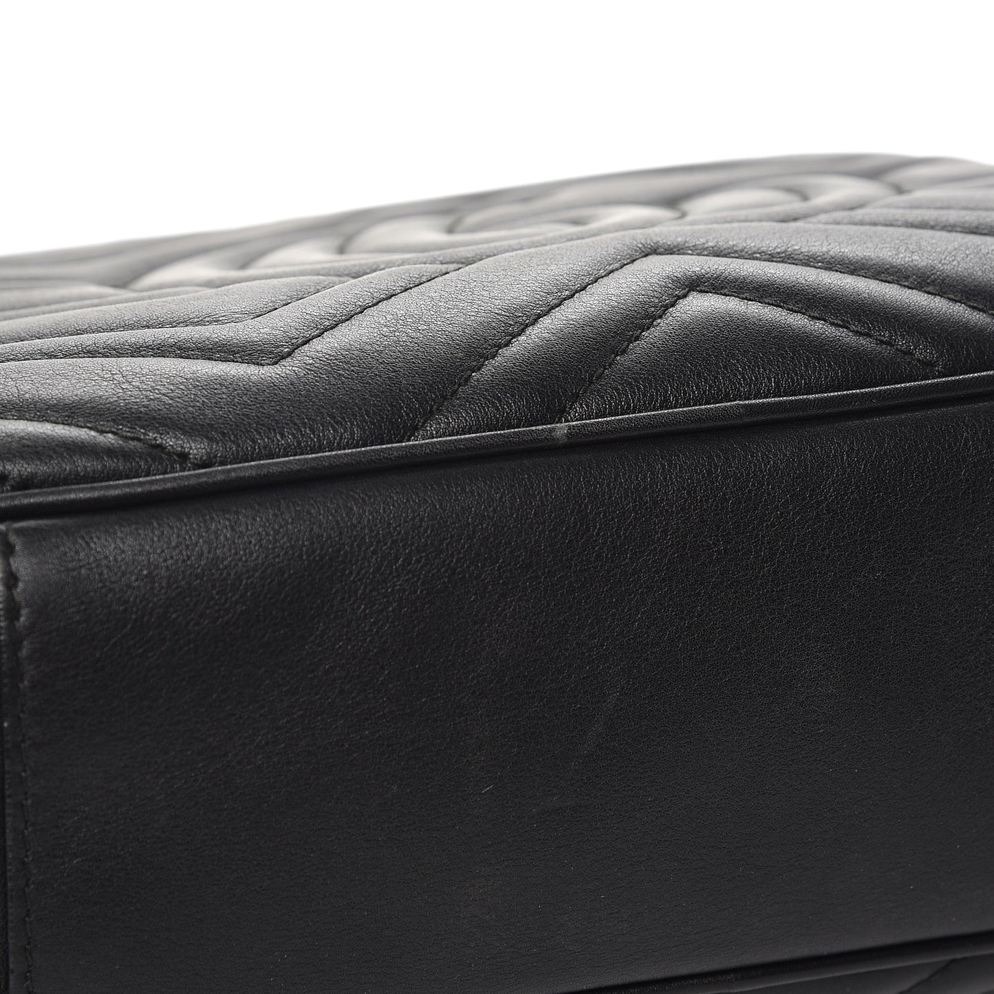 Calfskin Matelasse Medium GG Marmont Chain Shoulder Bag Black