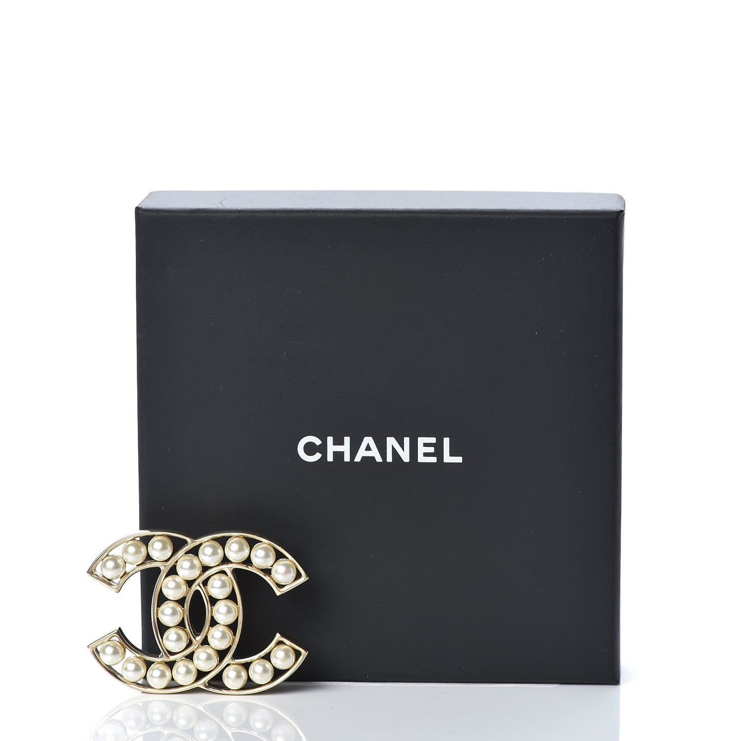 Pearl CC Brooch Gold