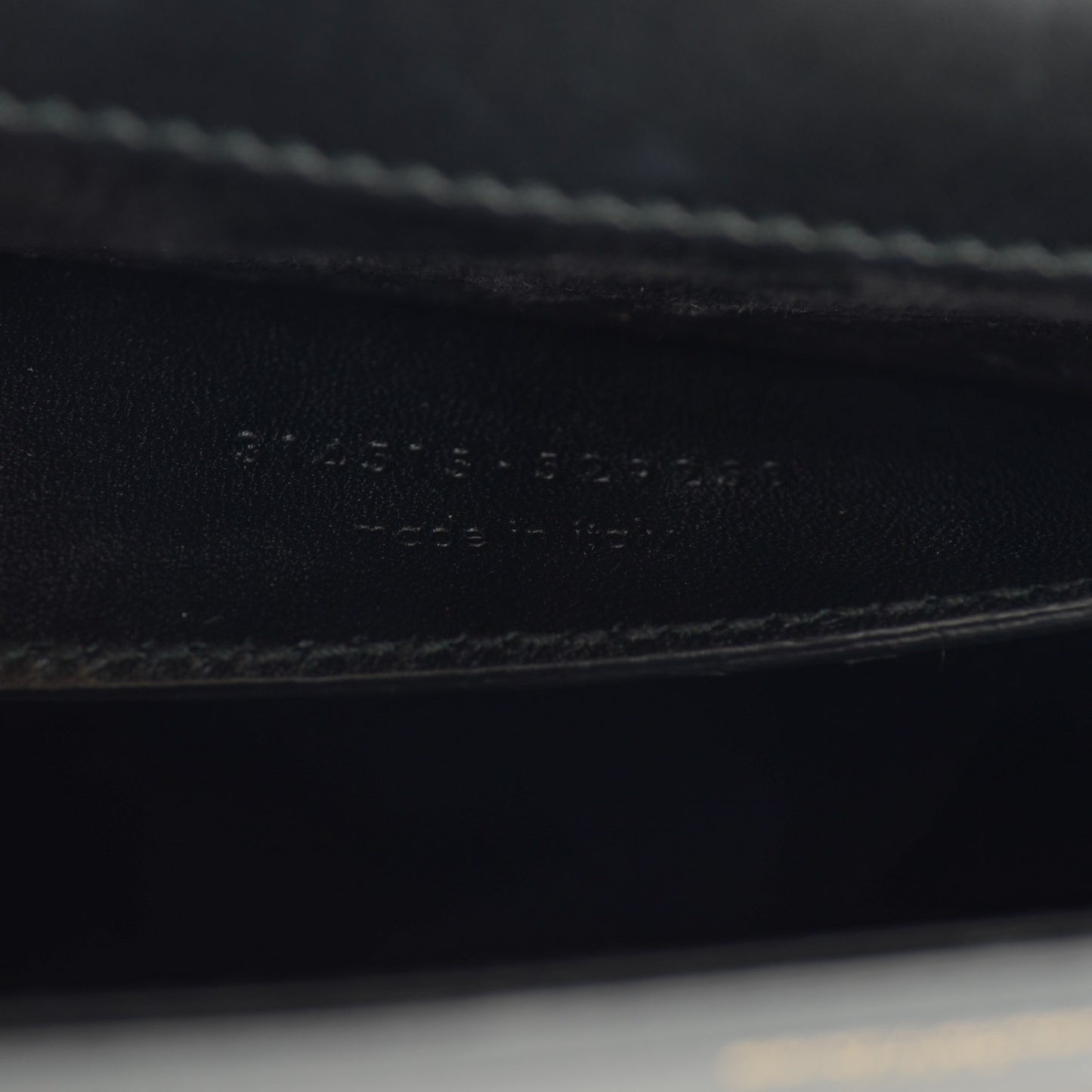 Calfskin Classic Medium Betty Black