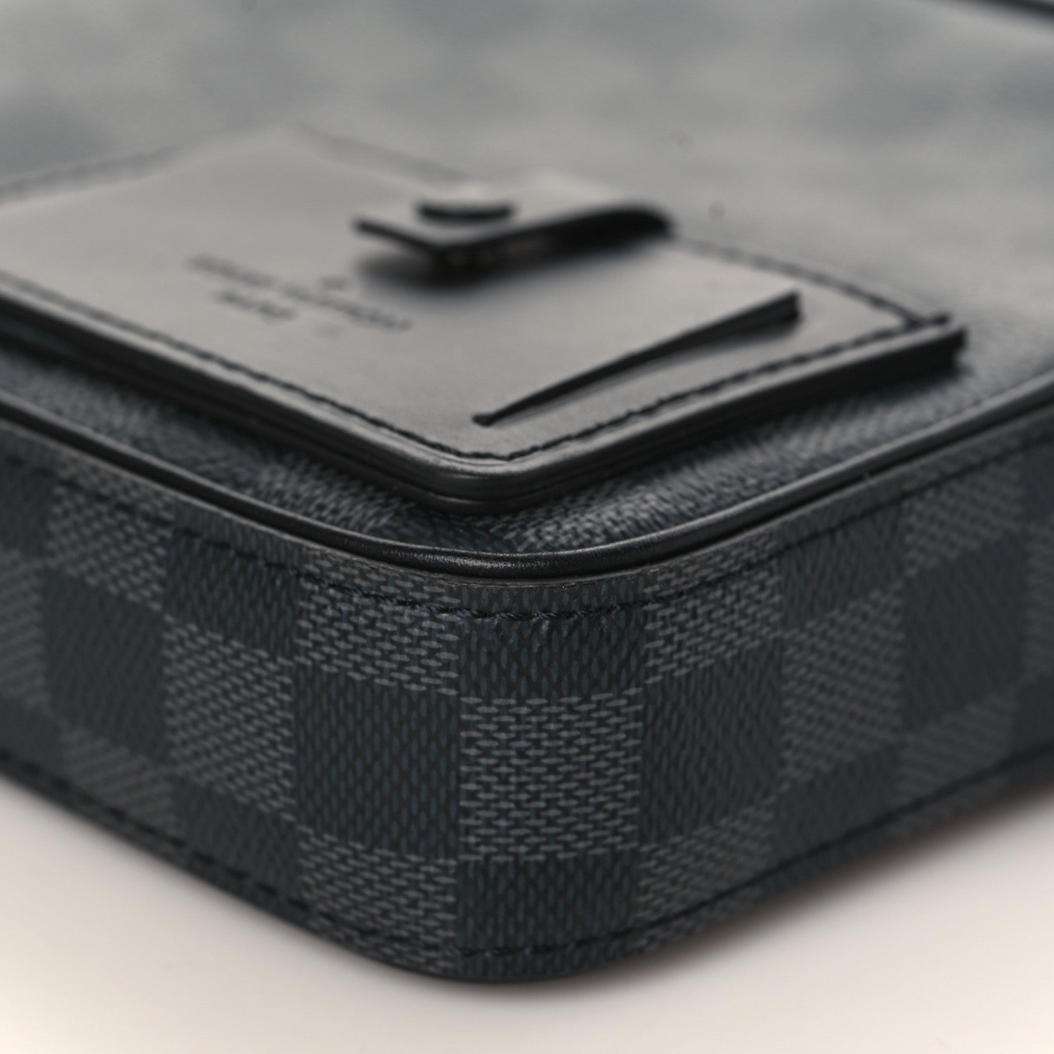 Louis Vuitton Damier Graphite Alpha Messenger Bag 8 of 8