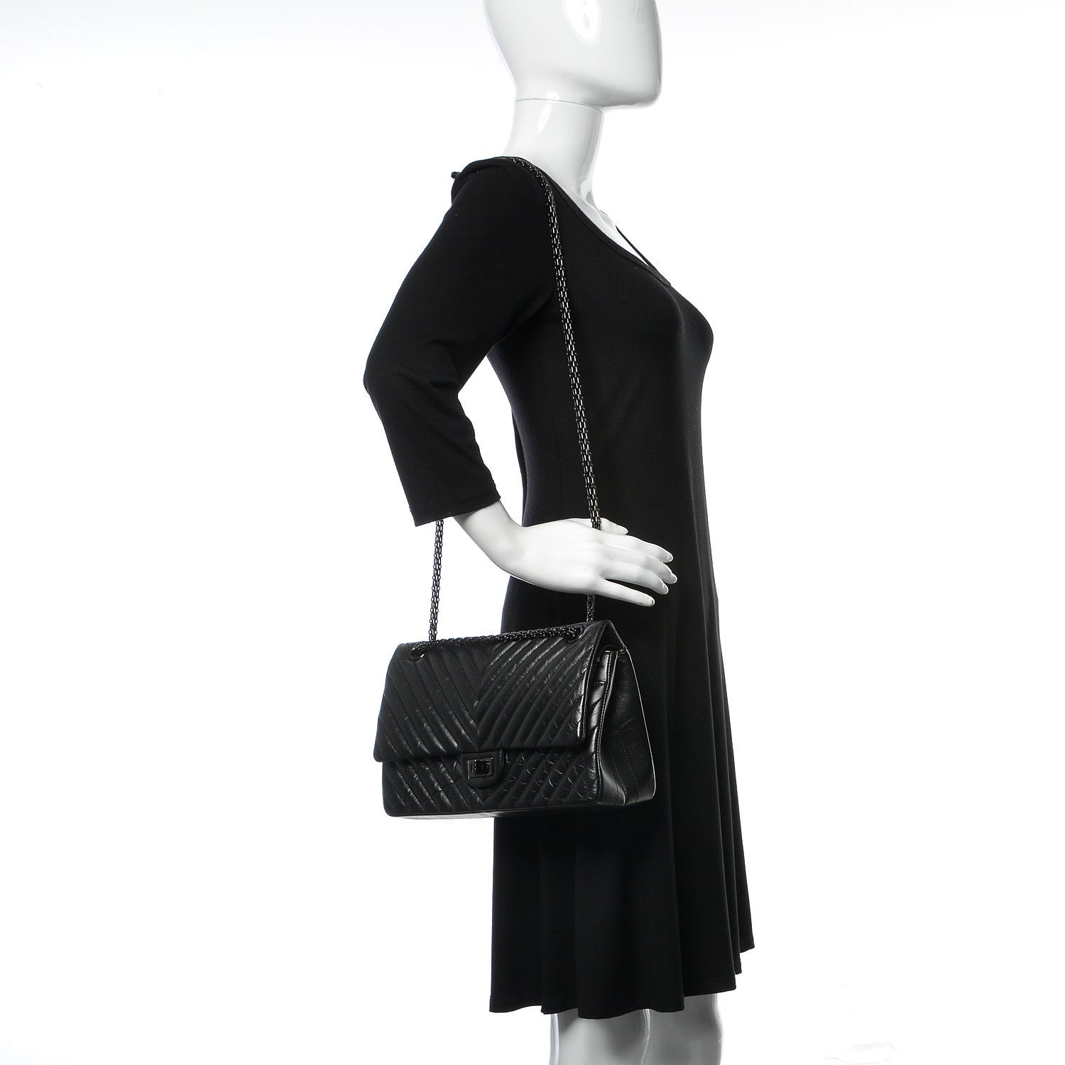 Chanel Aged Calfskin Chevron Quilted 2.55 Reissue 226 So Black 2 of 10