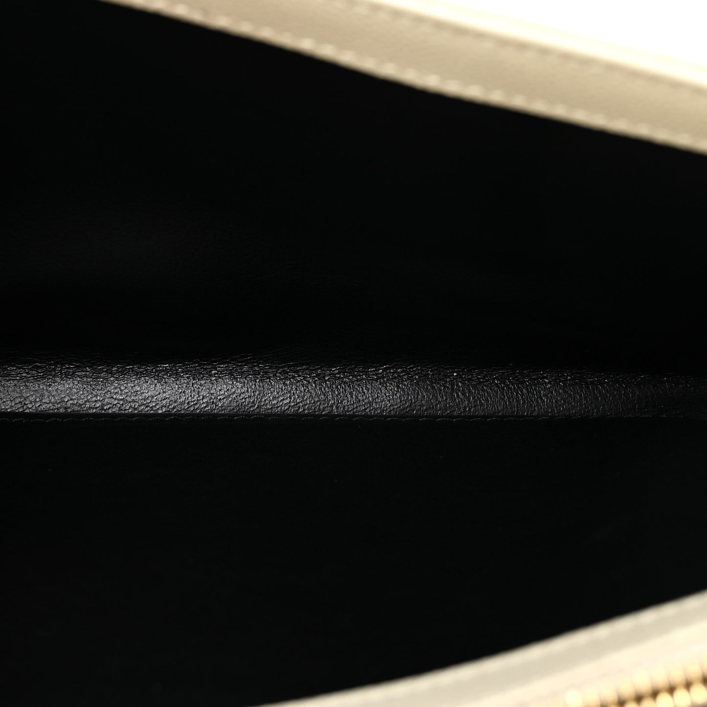Grain De Poudre Matelasse Chevron Monogram Chain Wallet Crema Soft
