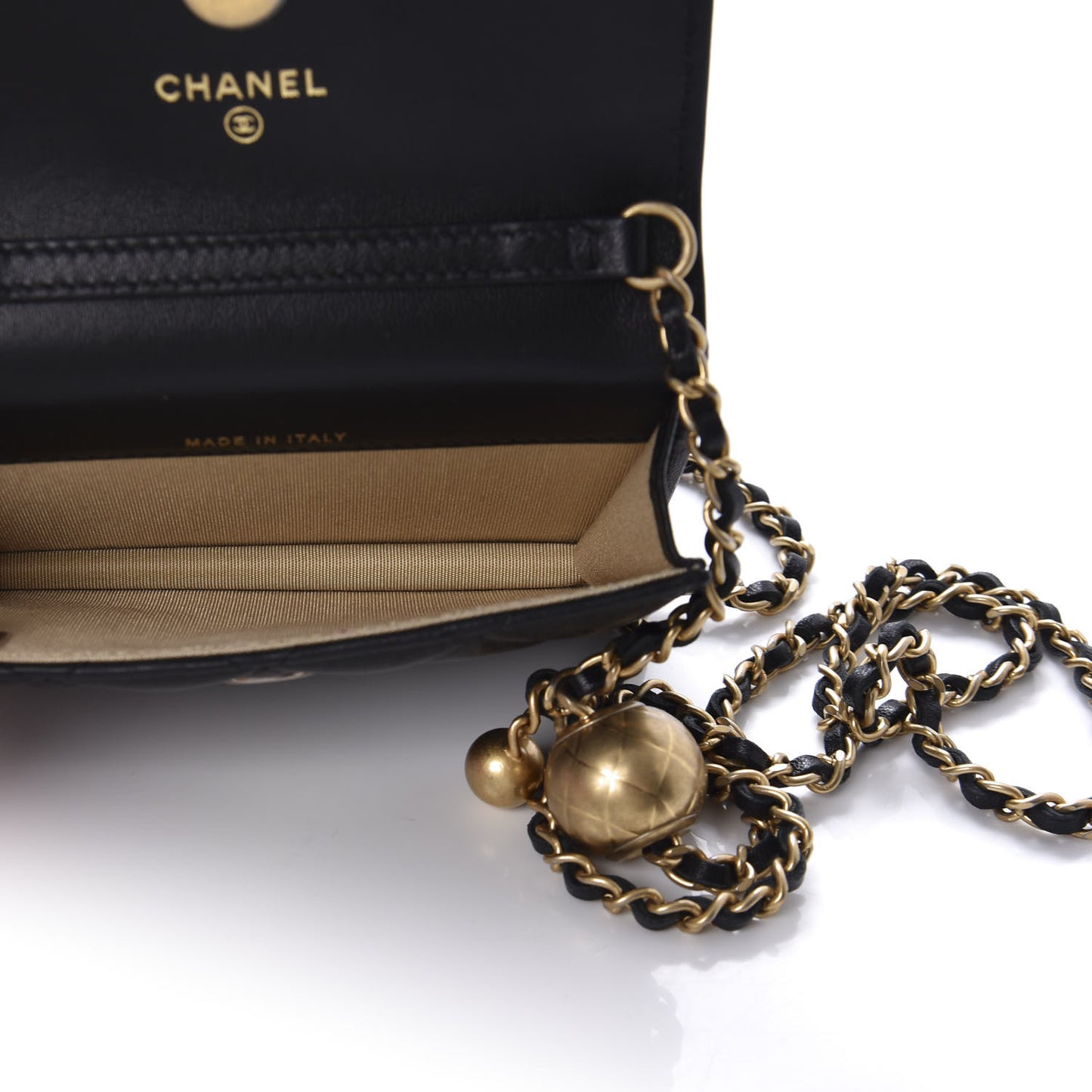 Lambskin Quilted Pearl Crush Clutch With Chain Black