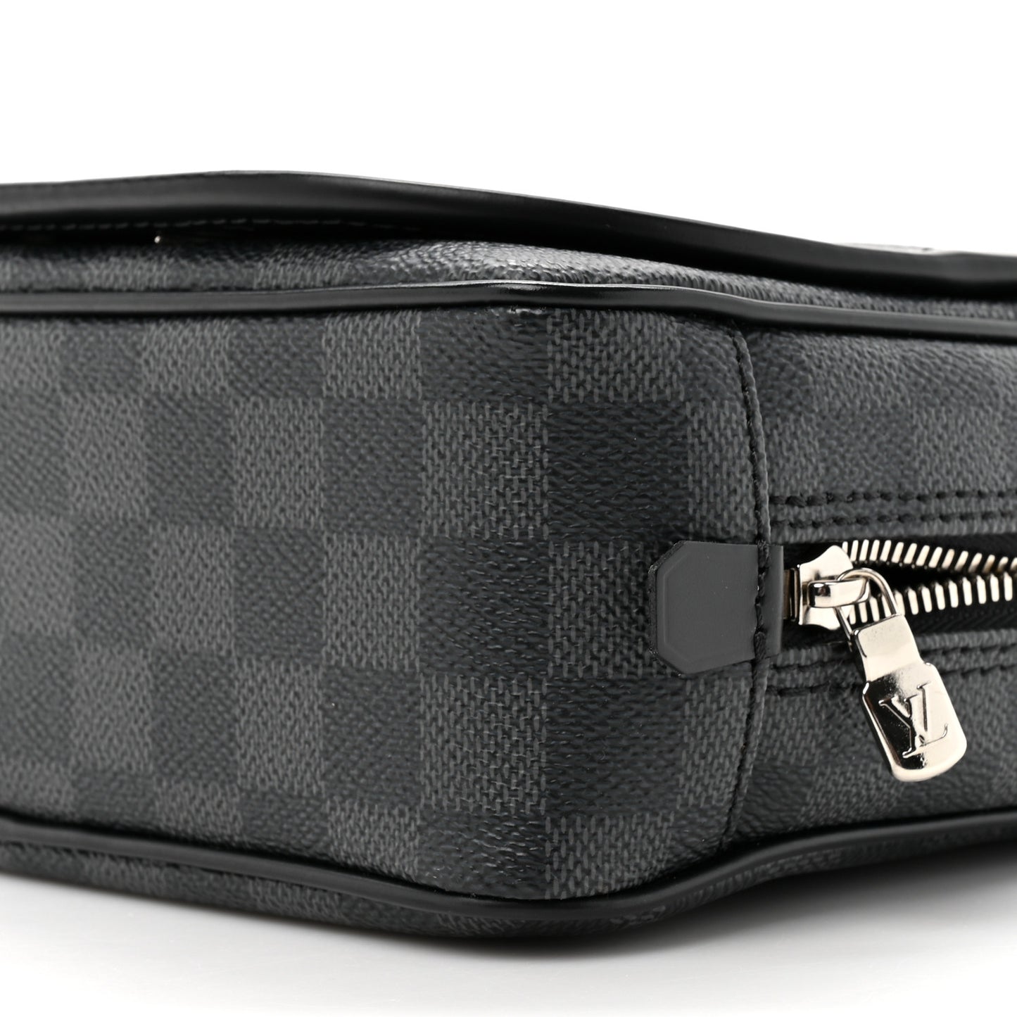Damier Graphite Hanging Toiletry Kit