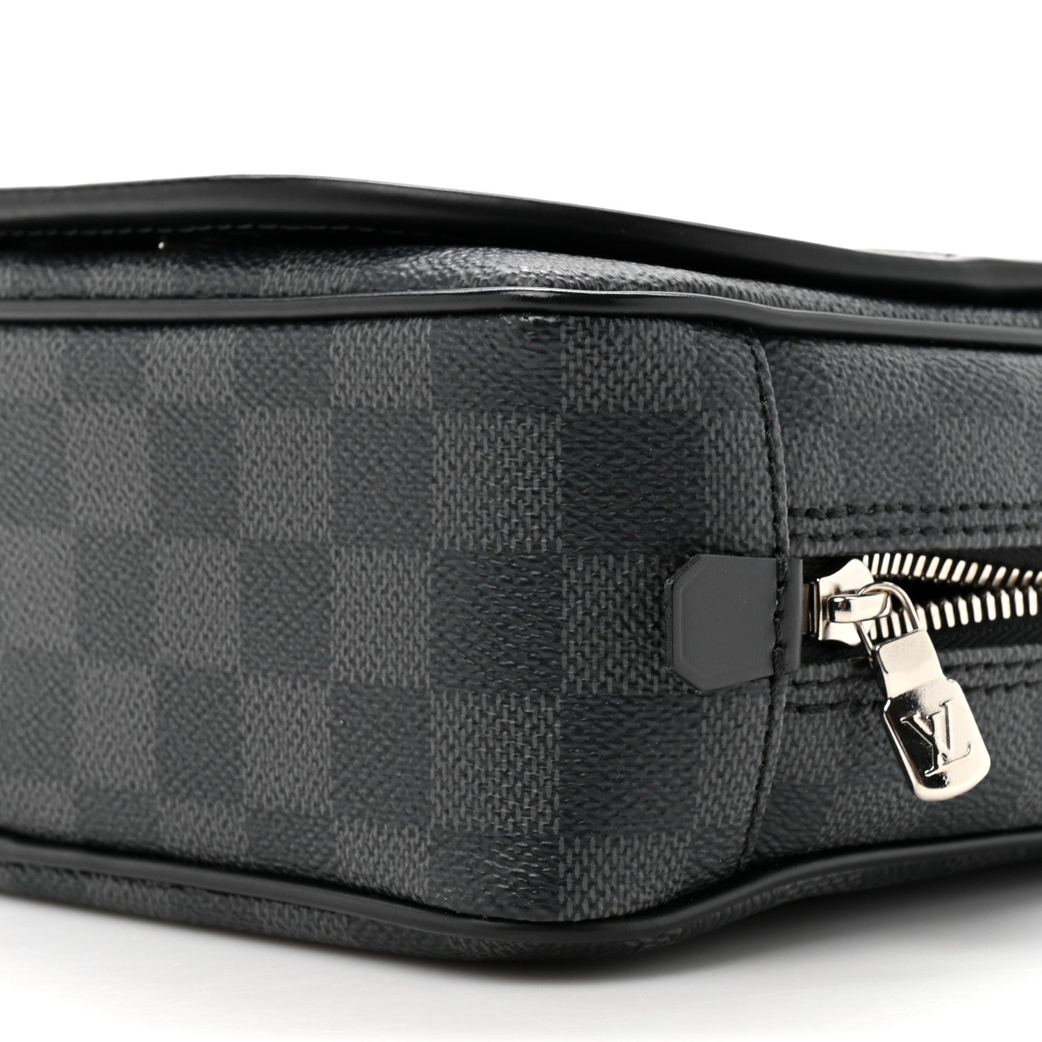 Louis Vuitton Damier Graphite Hanging Toiletry Kit 8 of 9