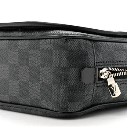 Louis Vuitton Damier Graphite Hanging Toiletry Kit 8 of 9