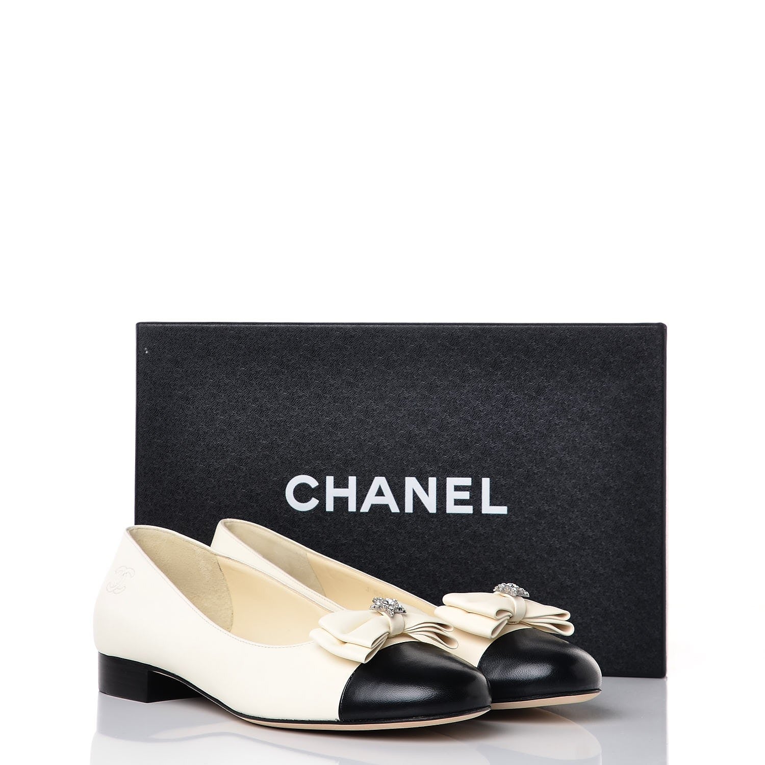 Chanel Lambskin Cap Toe Crystal Star Flats 38.5 White Black 11 of 11