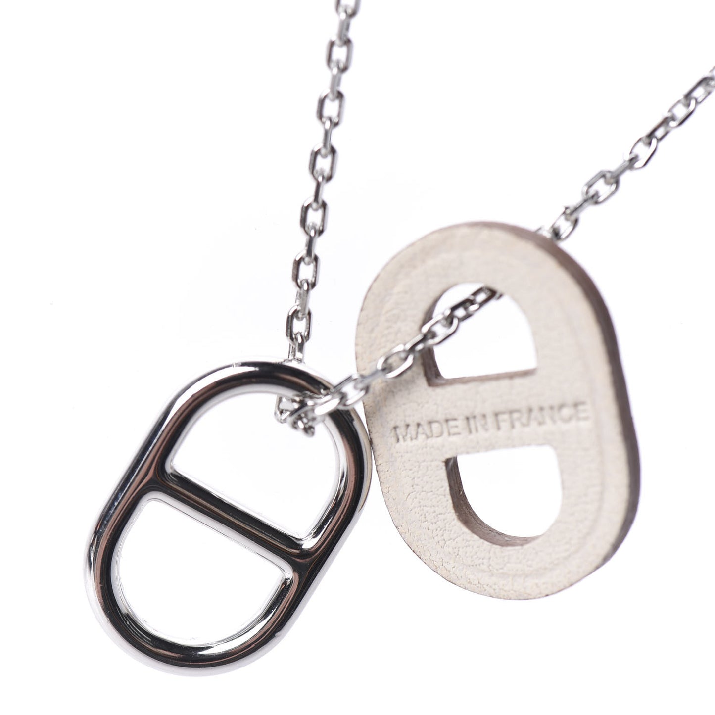 Swift O'Maillon Pendant Necklace White