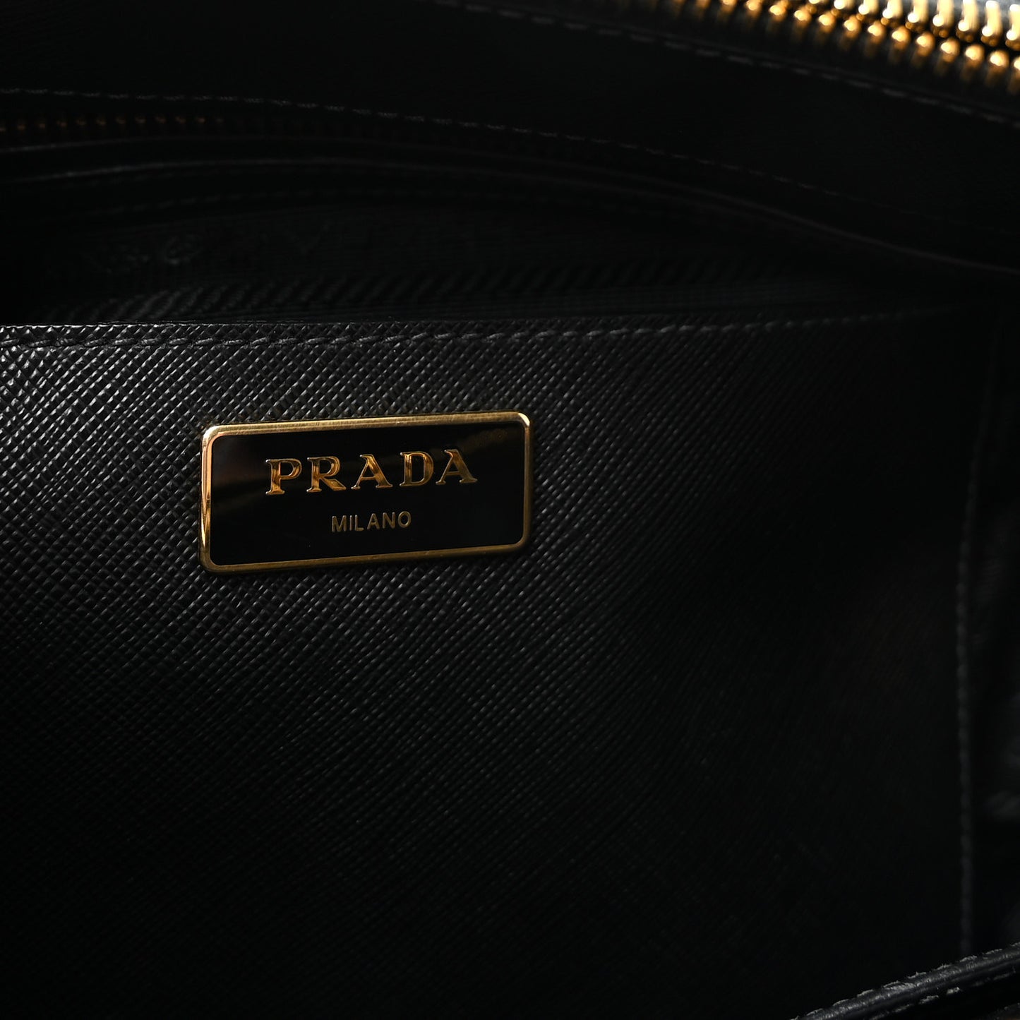 Saffiano Lux Medium Galleria Double Zip Tote Black