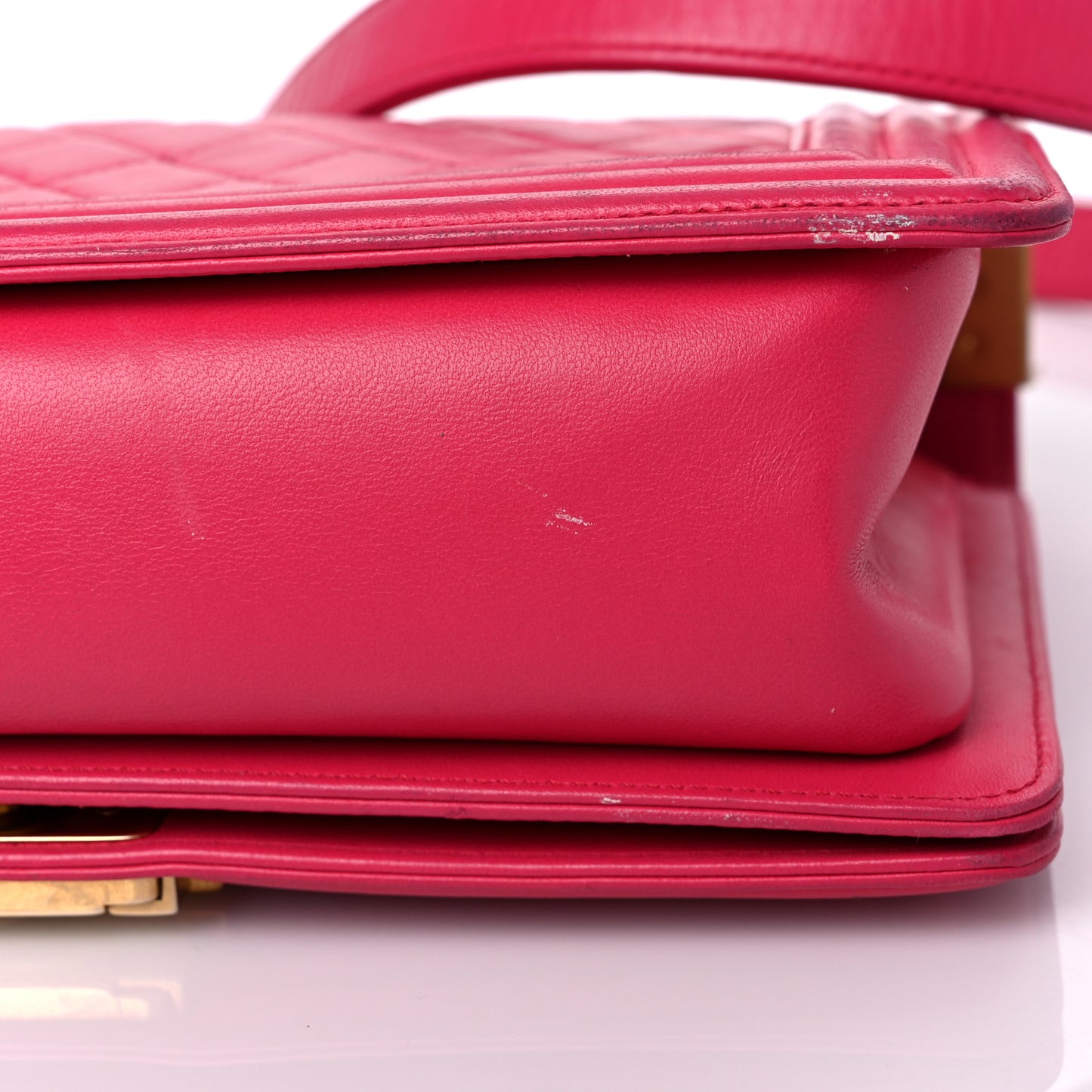 Lambskin Quilted Medium Boy Flap Fuchsia