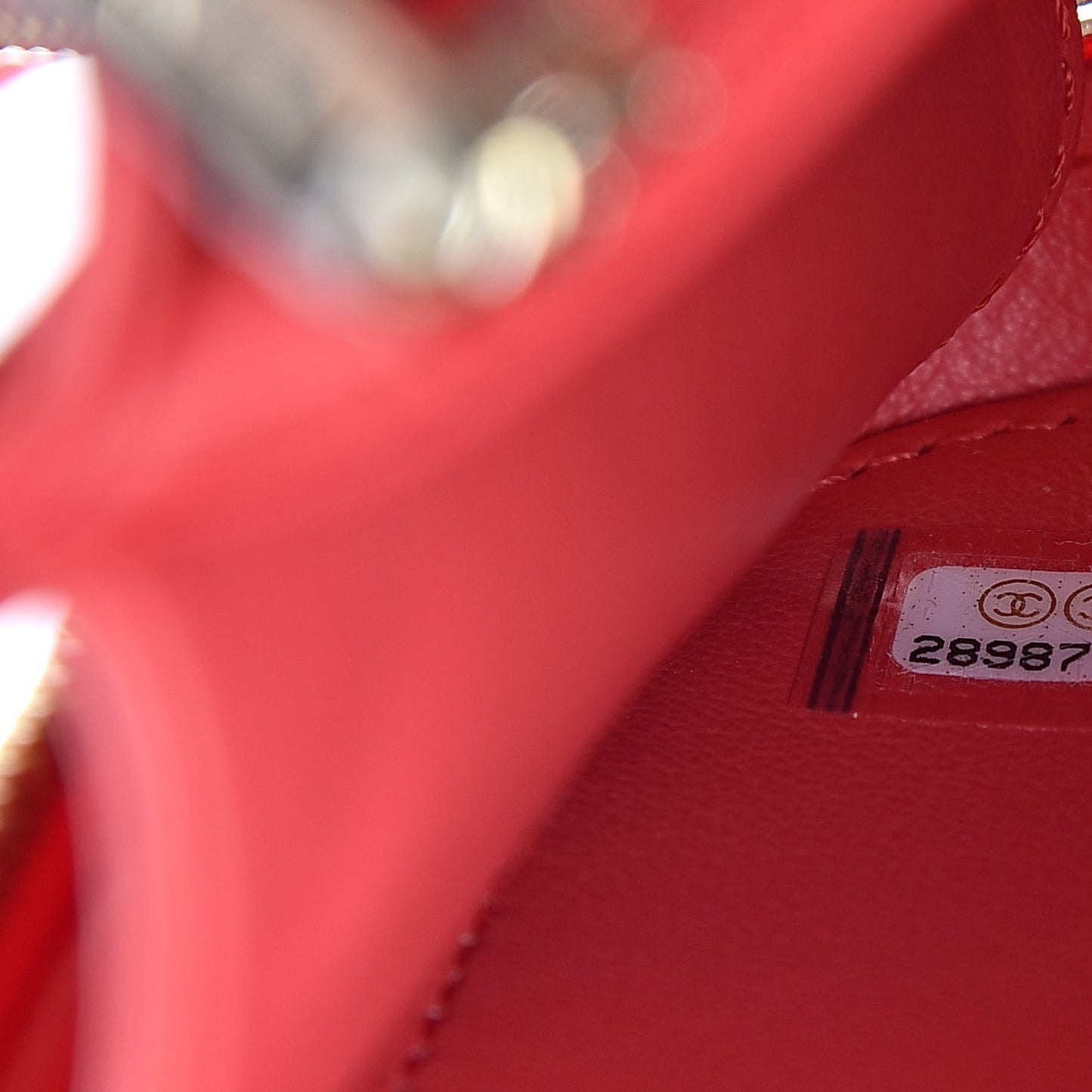 Caviar Quilted Medium CC Filigree Vanity Case Red