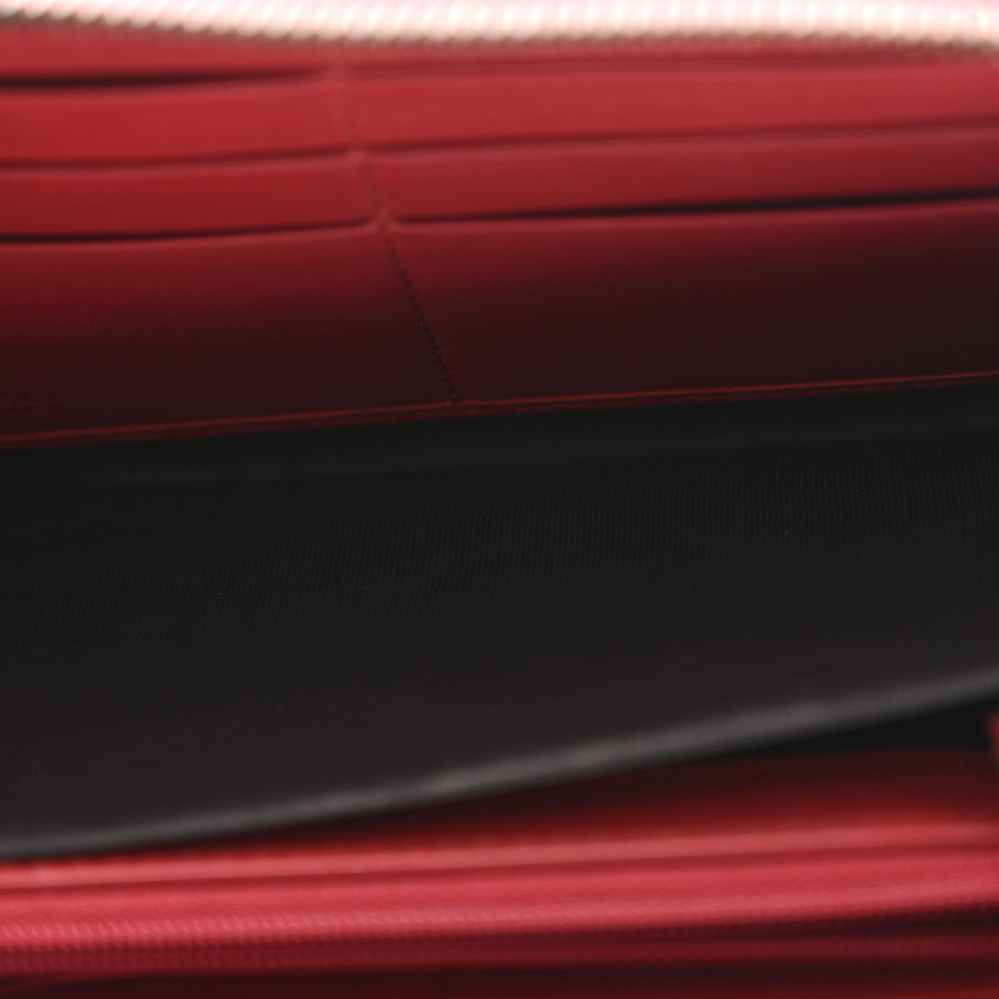 Calfskin Matelasse GG Marmont Zip Around Wallet Hibiscus Red