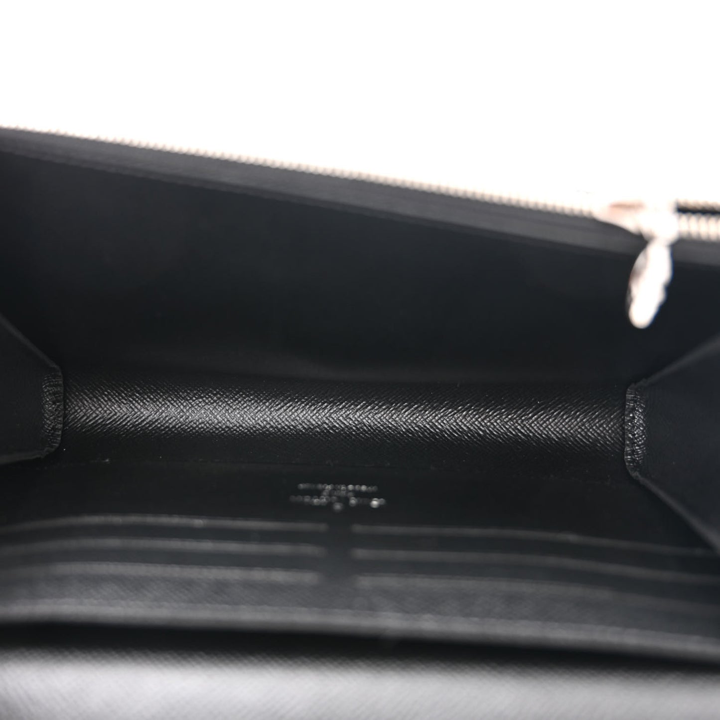 Epi Twist Chain Wallet Black