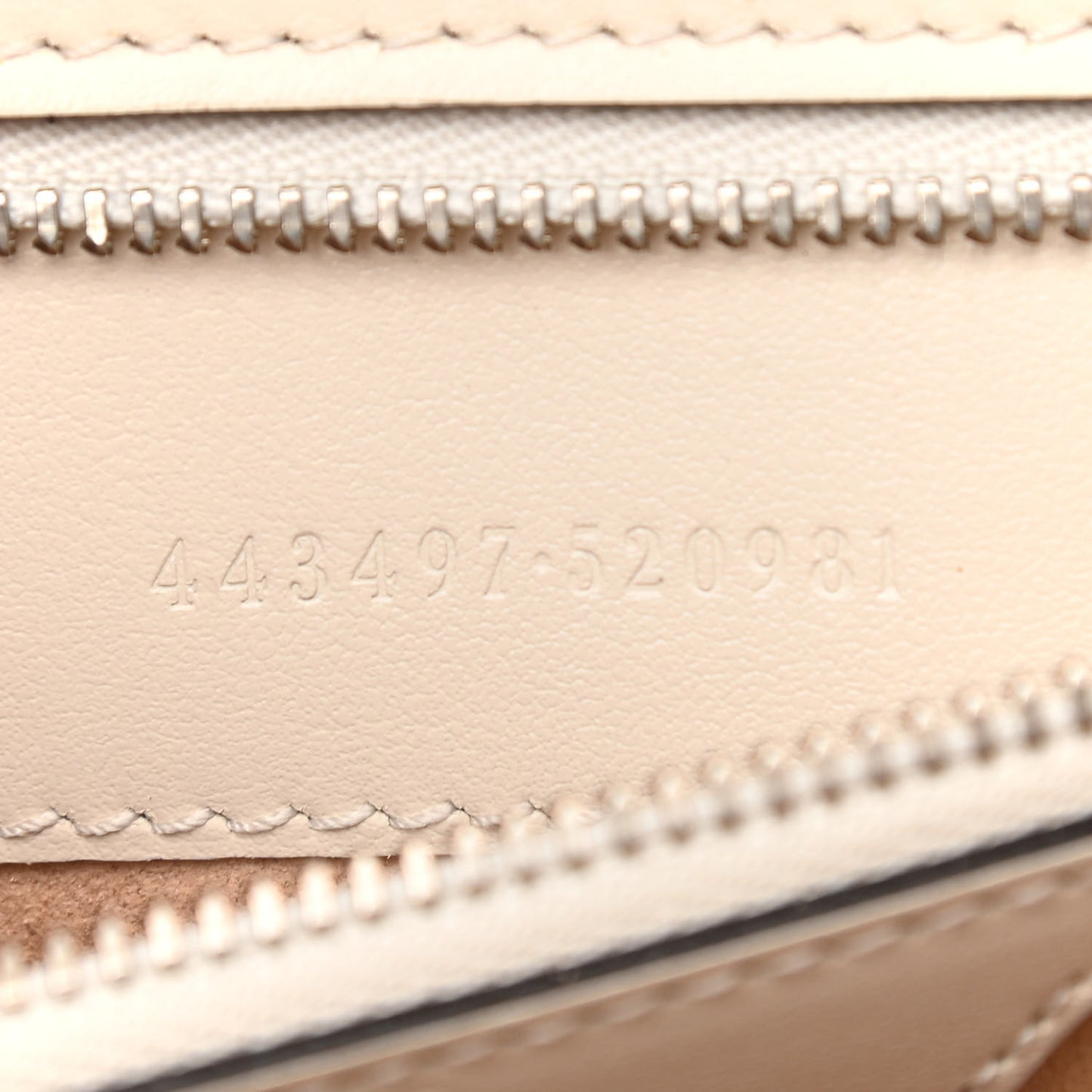 Calfskin Matelasse Aria Small GG Marmont Shoulder Bag Mystic White