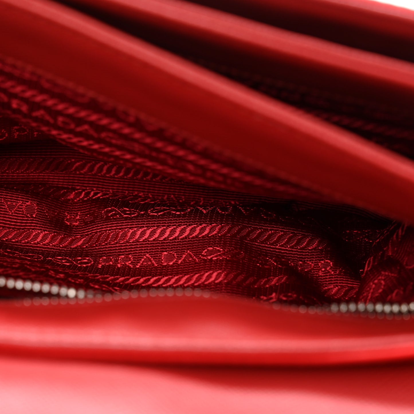 Saffiano Tessuto Nylon Chain Shoulder Bag Rosso