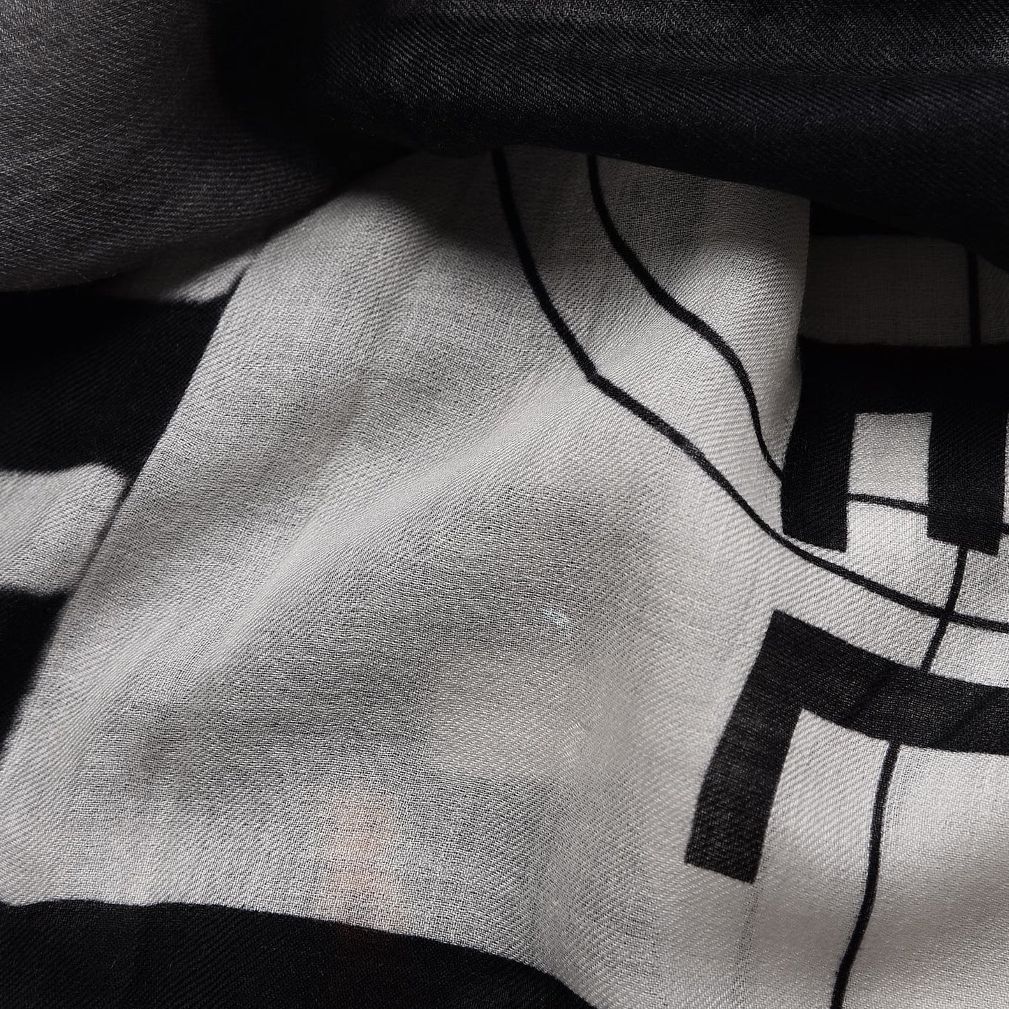 Cashmere CC Scarf Black White