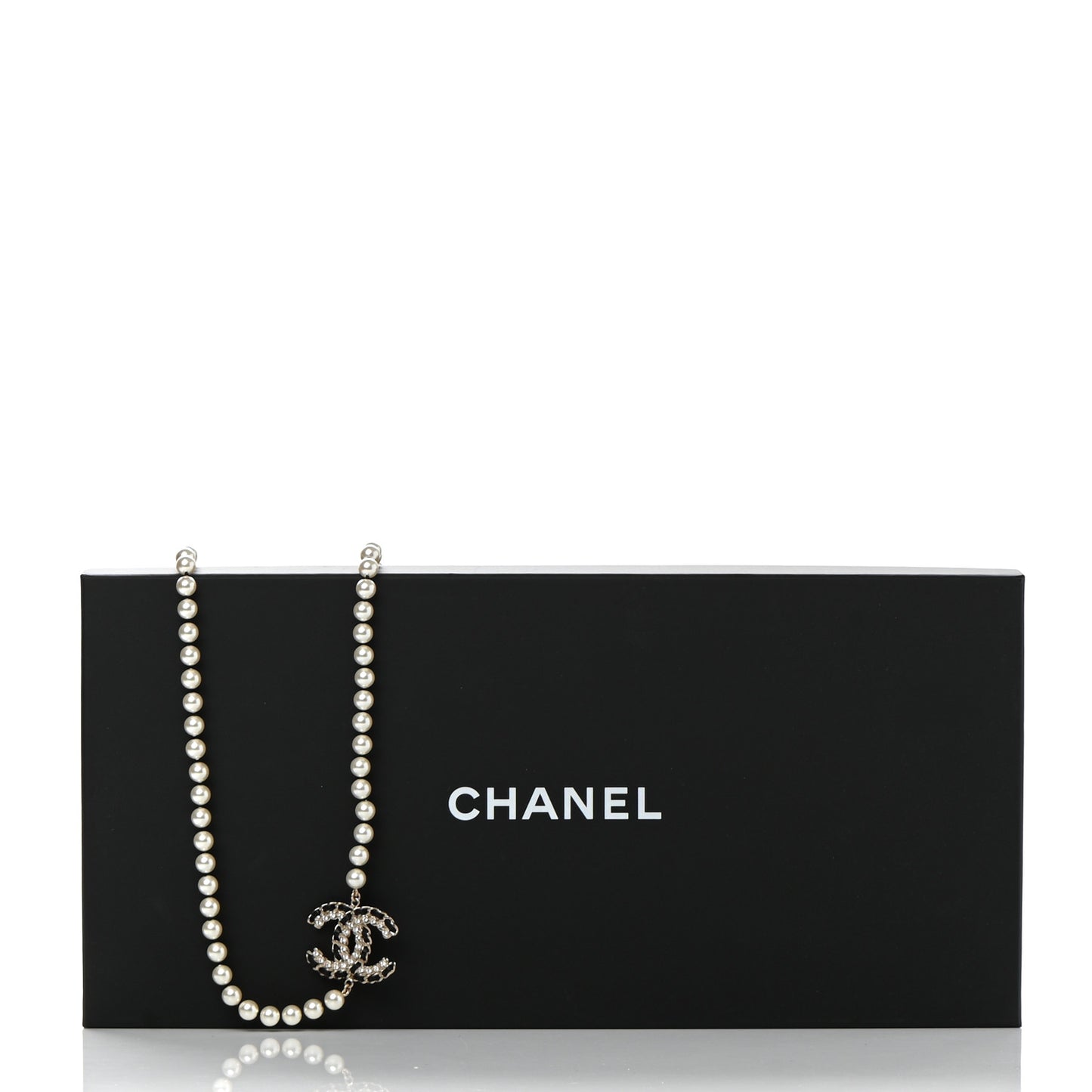 Pearl Lambskin CC Vintage Allure Necklace Gold