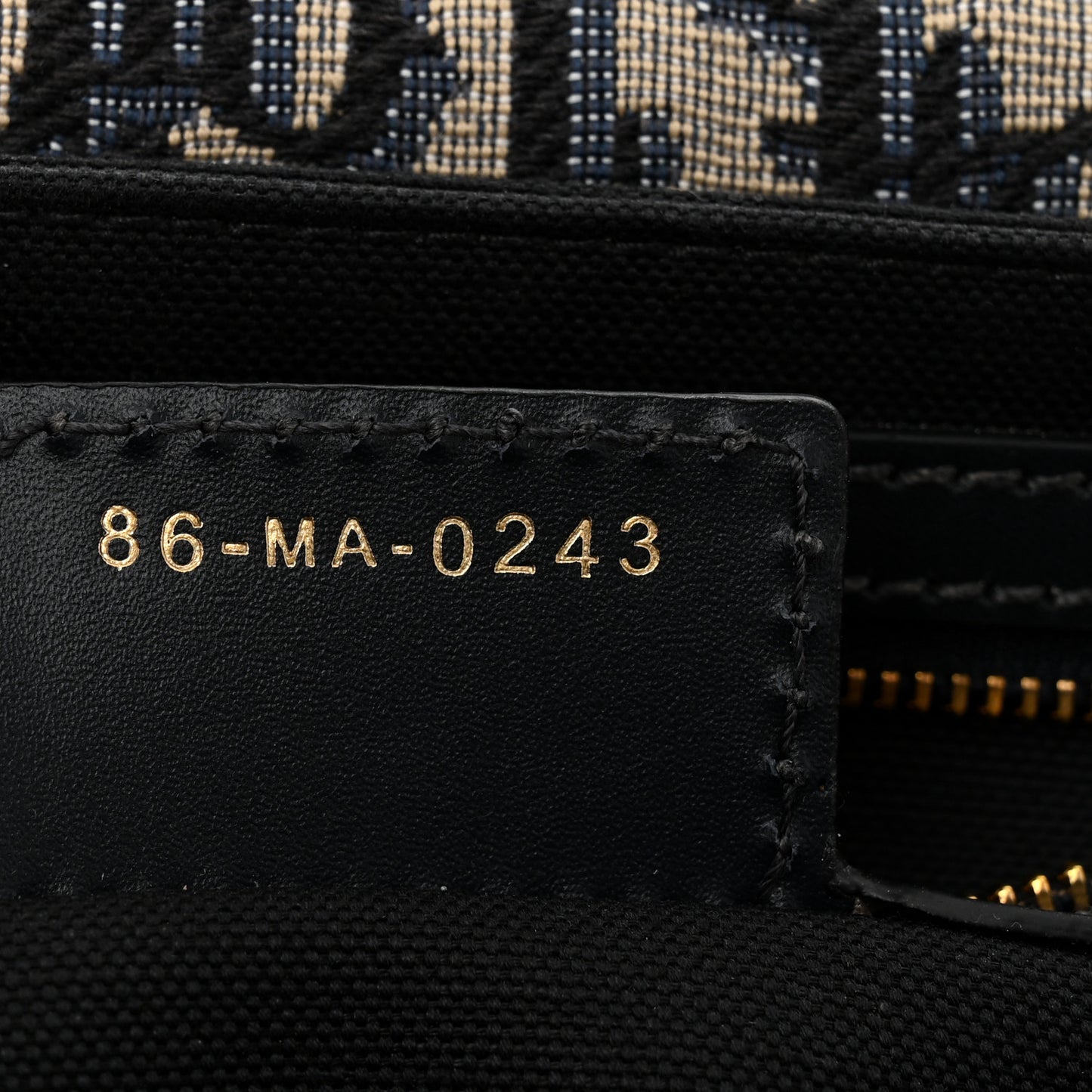 Oblique 30 Montaigne Avenue Bag Blue