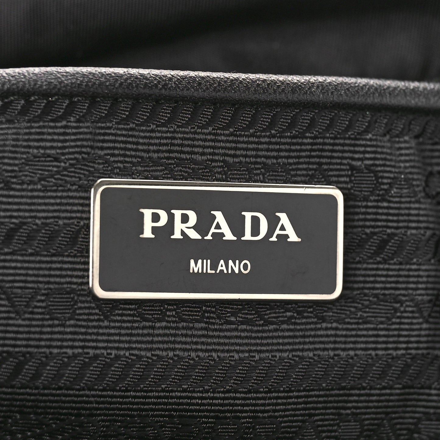 Tessuto Nylon Saffiano Vela Messenger Bag Black