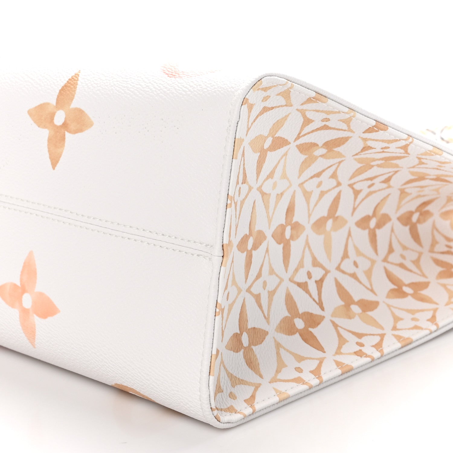 Louis Vuitton Monogram Giant By The Pool 2.0 Onthego MM Beige 9 of 9
