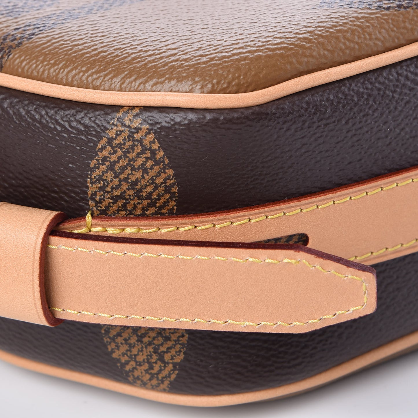 Reverse Monogram Giant Boite Chapeau Souple
