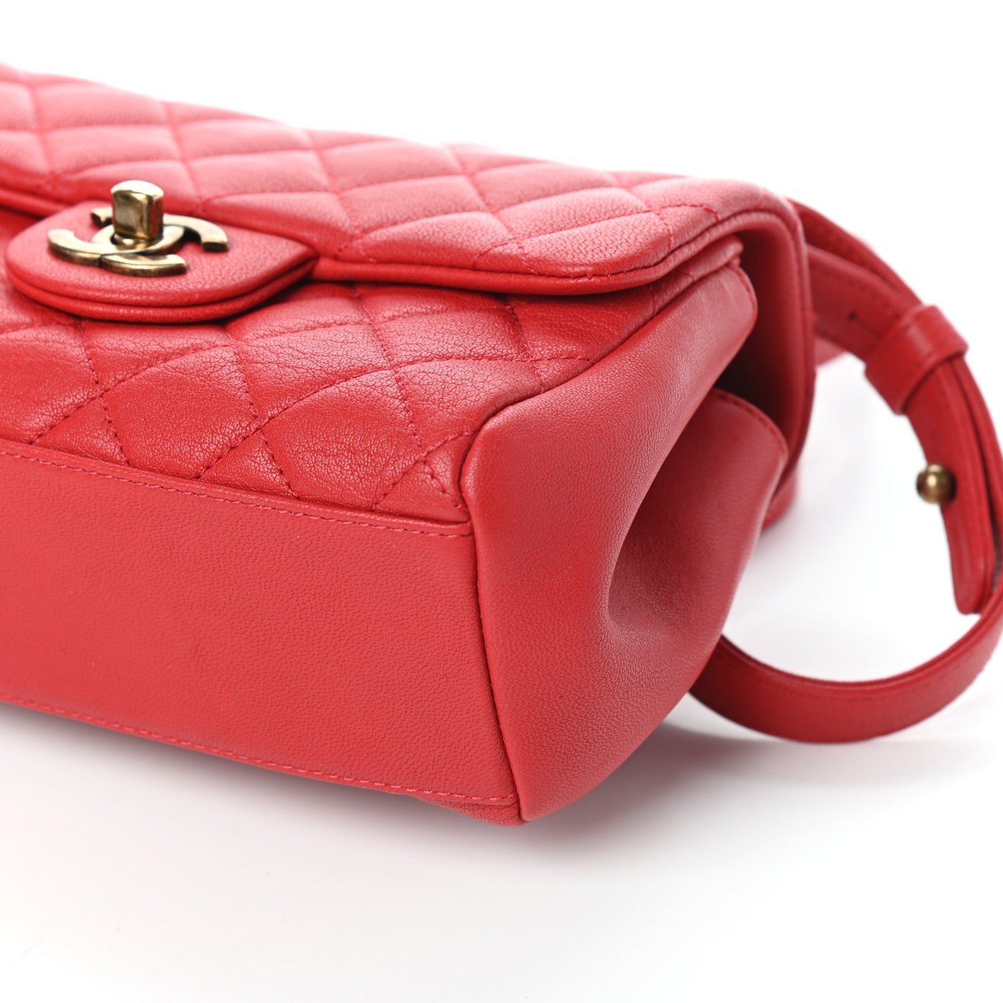 Shiny Sheepskin Quilted Mini Trapezio Flap Red