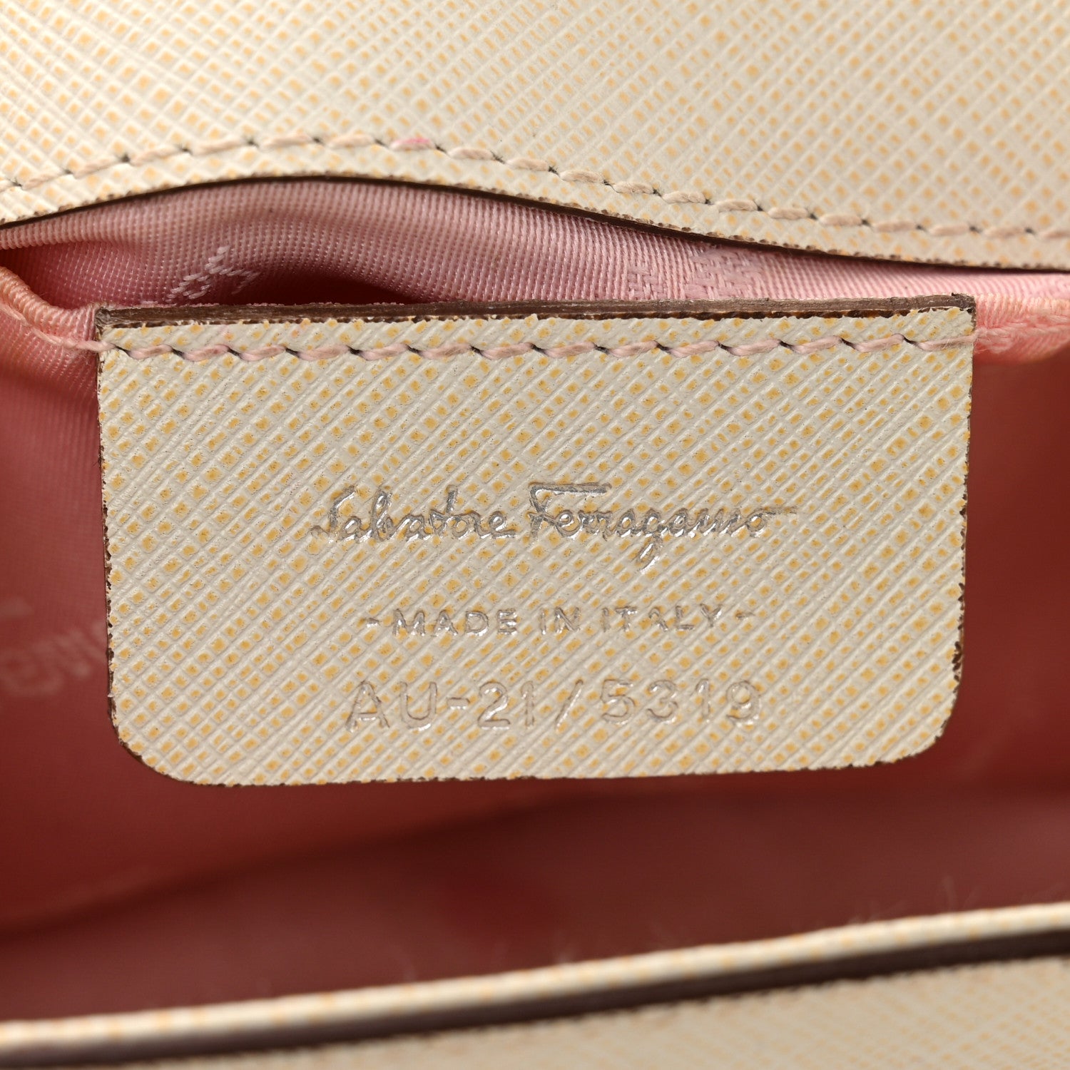 Salvatore Ferragamo Saffiano Gancio Chain Flap White 6 of 15