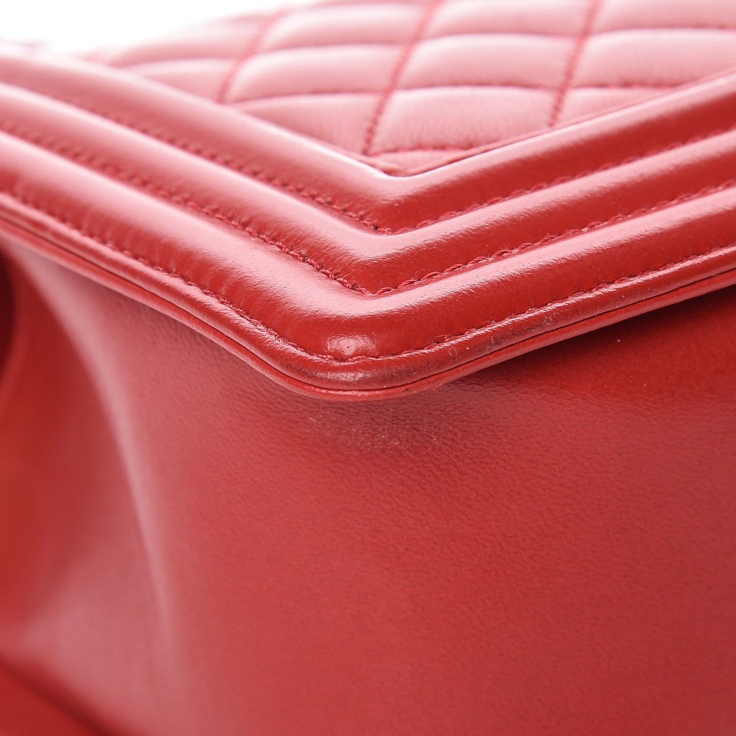 Lambskin Quilted Medium Boy Flap Red