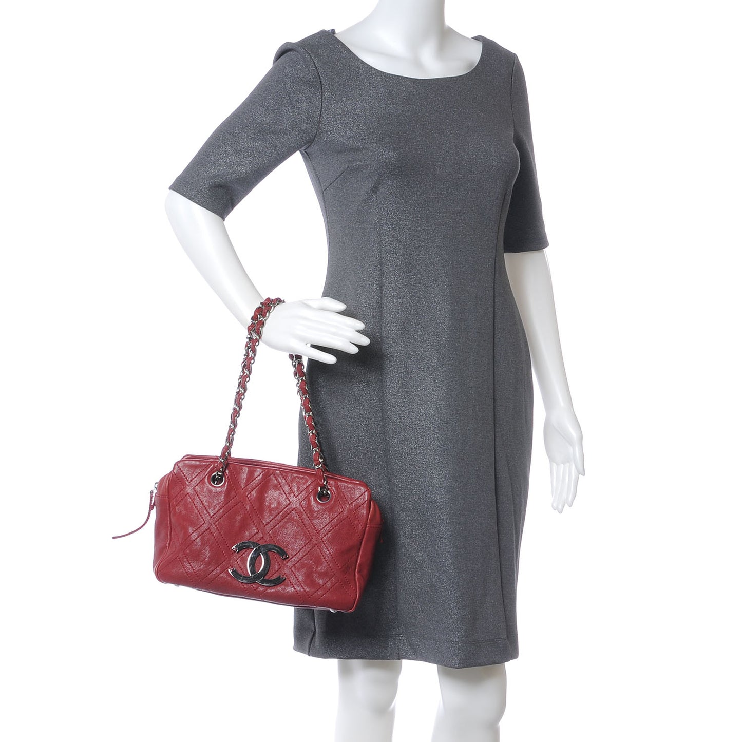 Caviar Small Diamond Stitch Tote Red