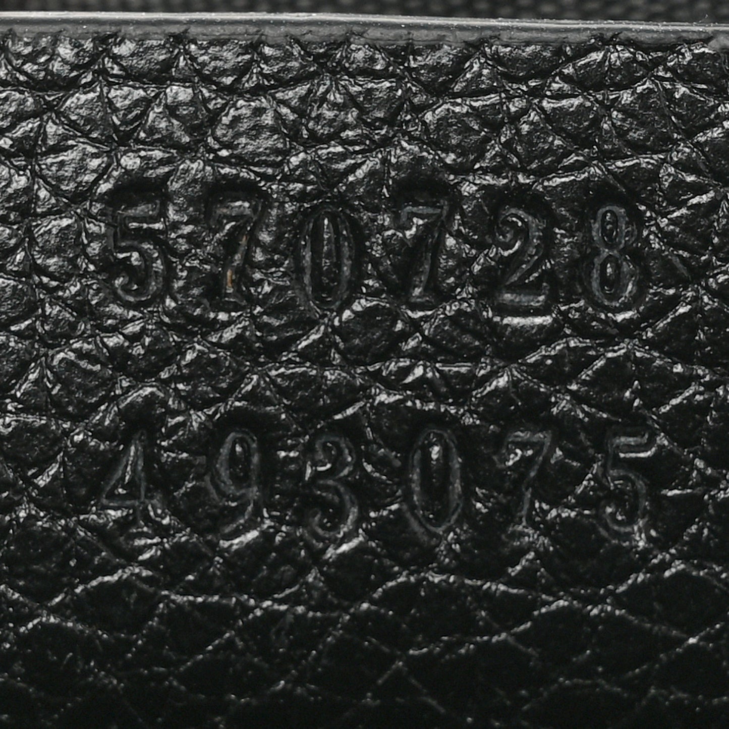 Grainy Calfskin Zumi Pouch Black