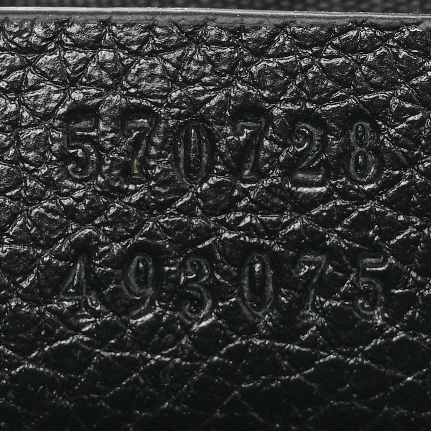 Gucci Grainy Calfskin Zumi Pouch Black 7 of 8