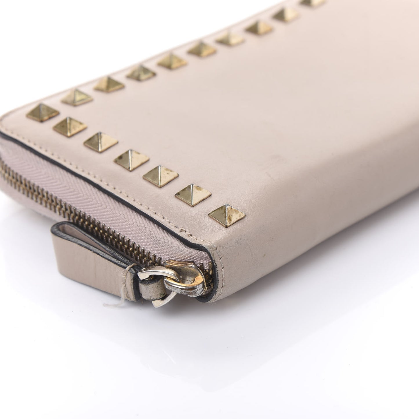 Calfskin Rockstud Zip Around Wallet Poudre