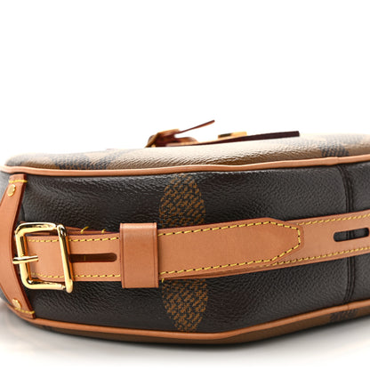 Louis Vuitton Reverse Monogram Giant Boite Chapeau Souple 7 of 8