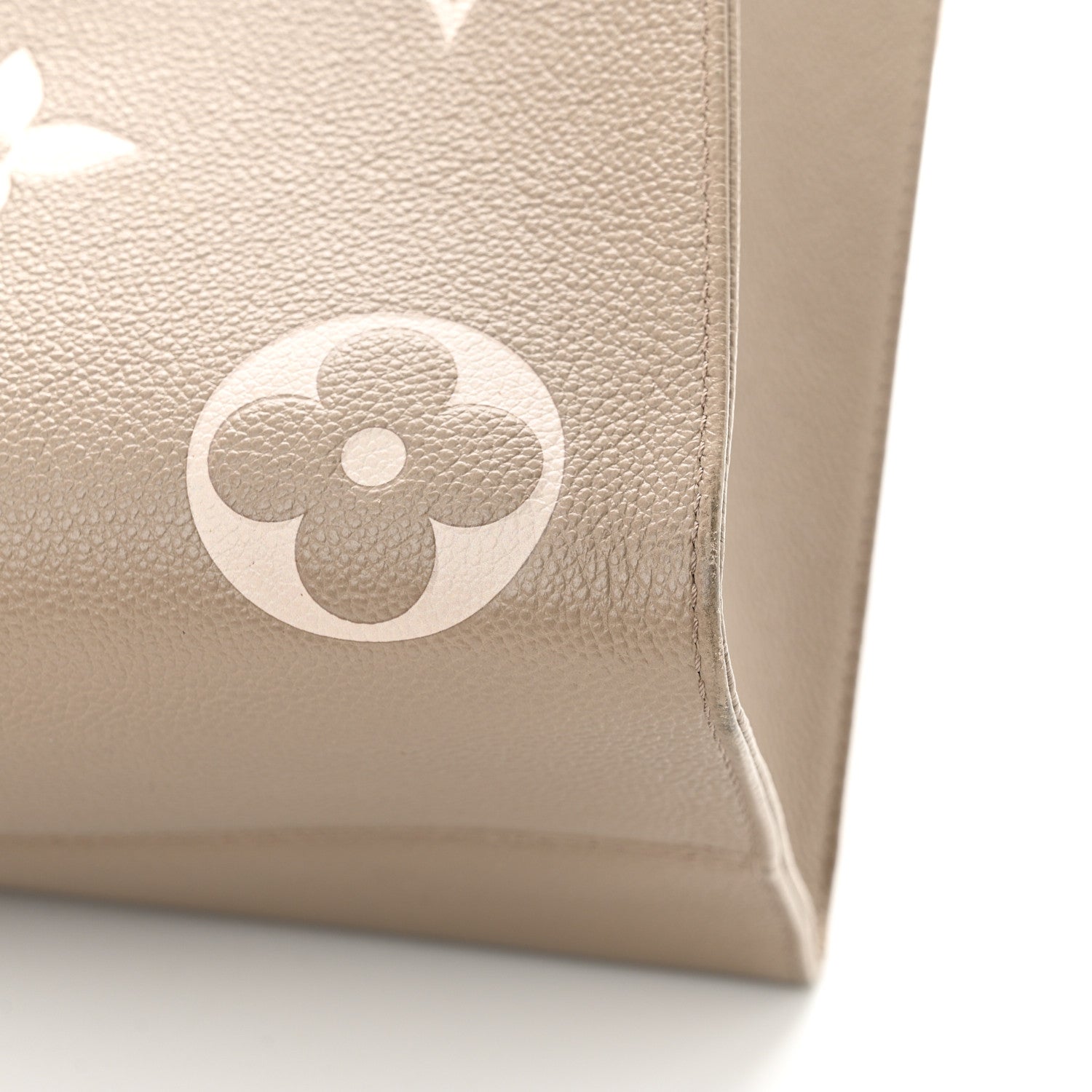 Louis Vuitton Empreinte Monogram Giant Onthego MM Tourterelle Creme 11 of 11