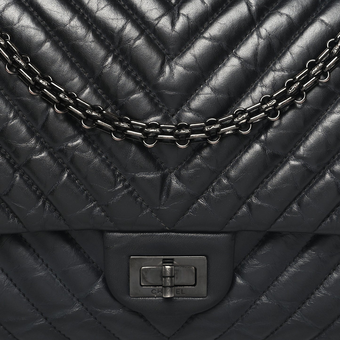 Aged Calfskin Chevron Quilted 2.55 Reissue 226 So Black