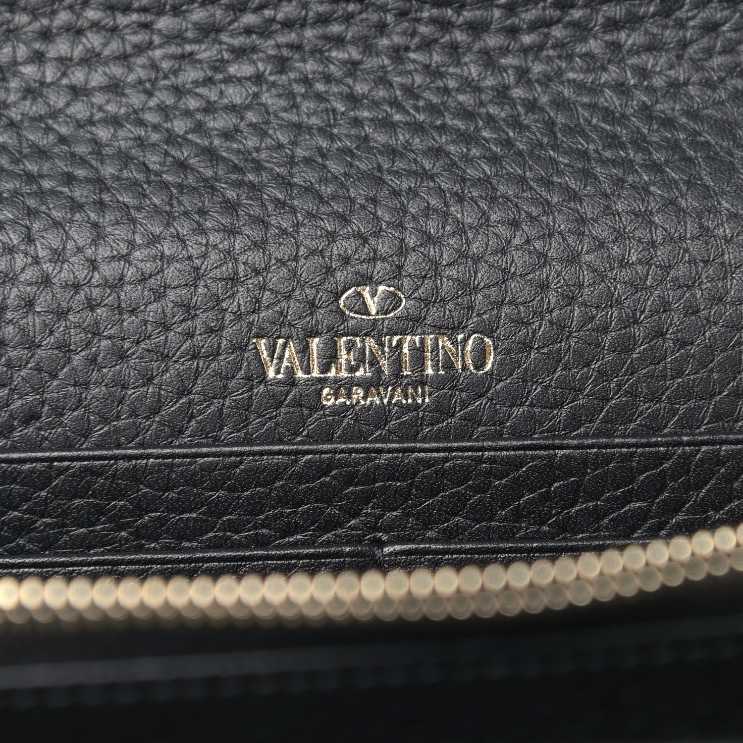 Valentino Garavani Pebbled Calfskin Rockstud Envelope Wallet on Chain Black 5 of 10
