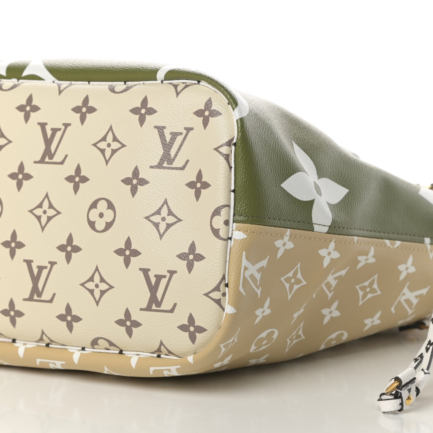 Monogram Giant Neverfull MM Kaki