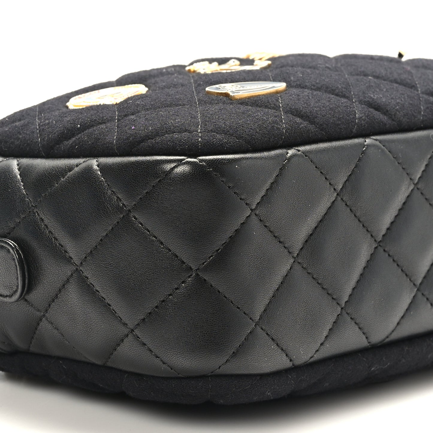Felt Quilted Paris-Hamburg Charms Camera Case Black